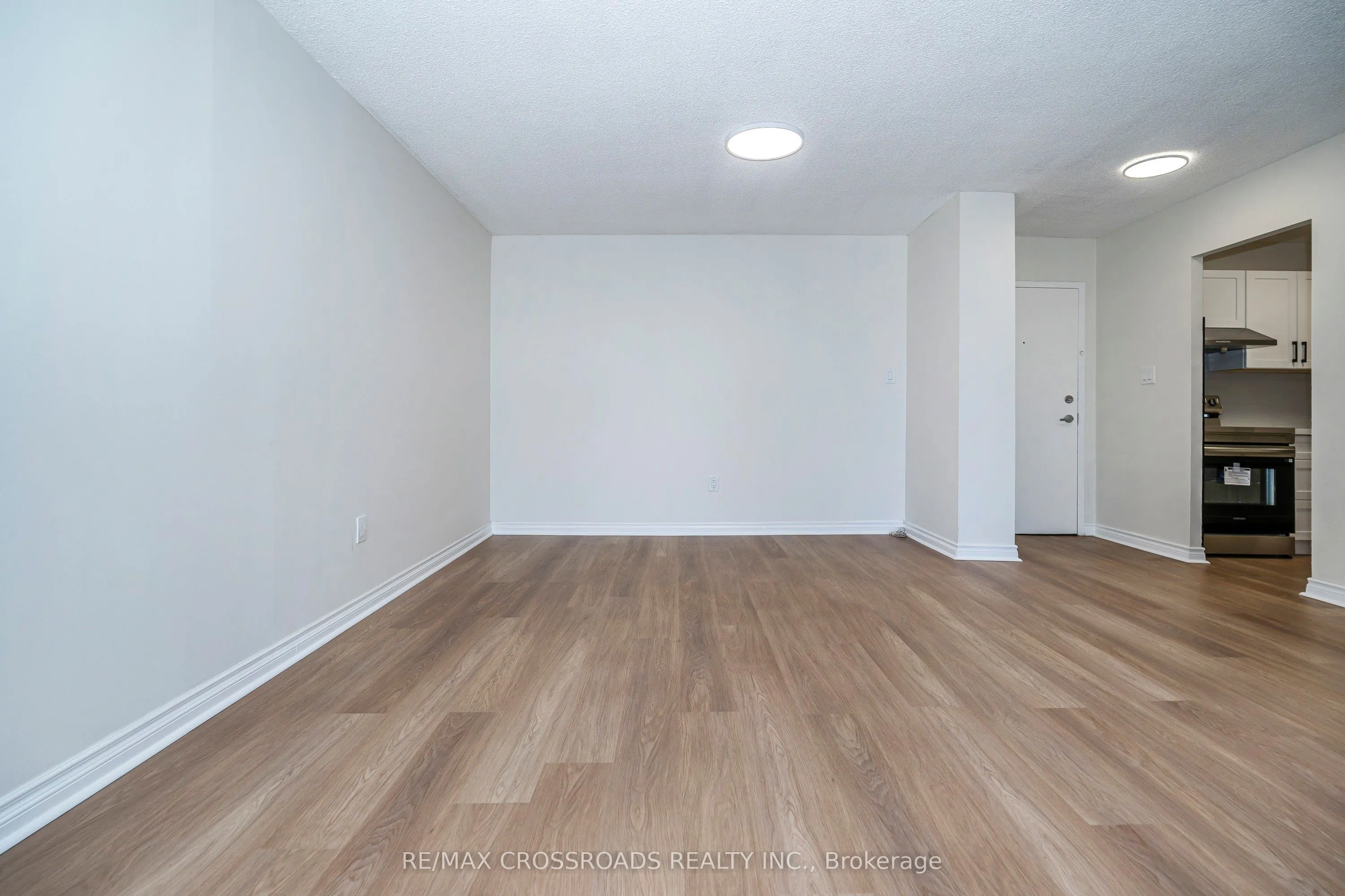 320 Dixon Road, #806