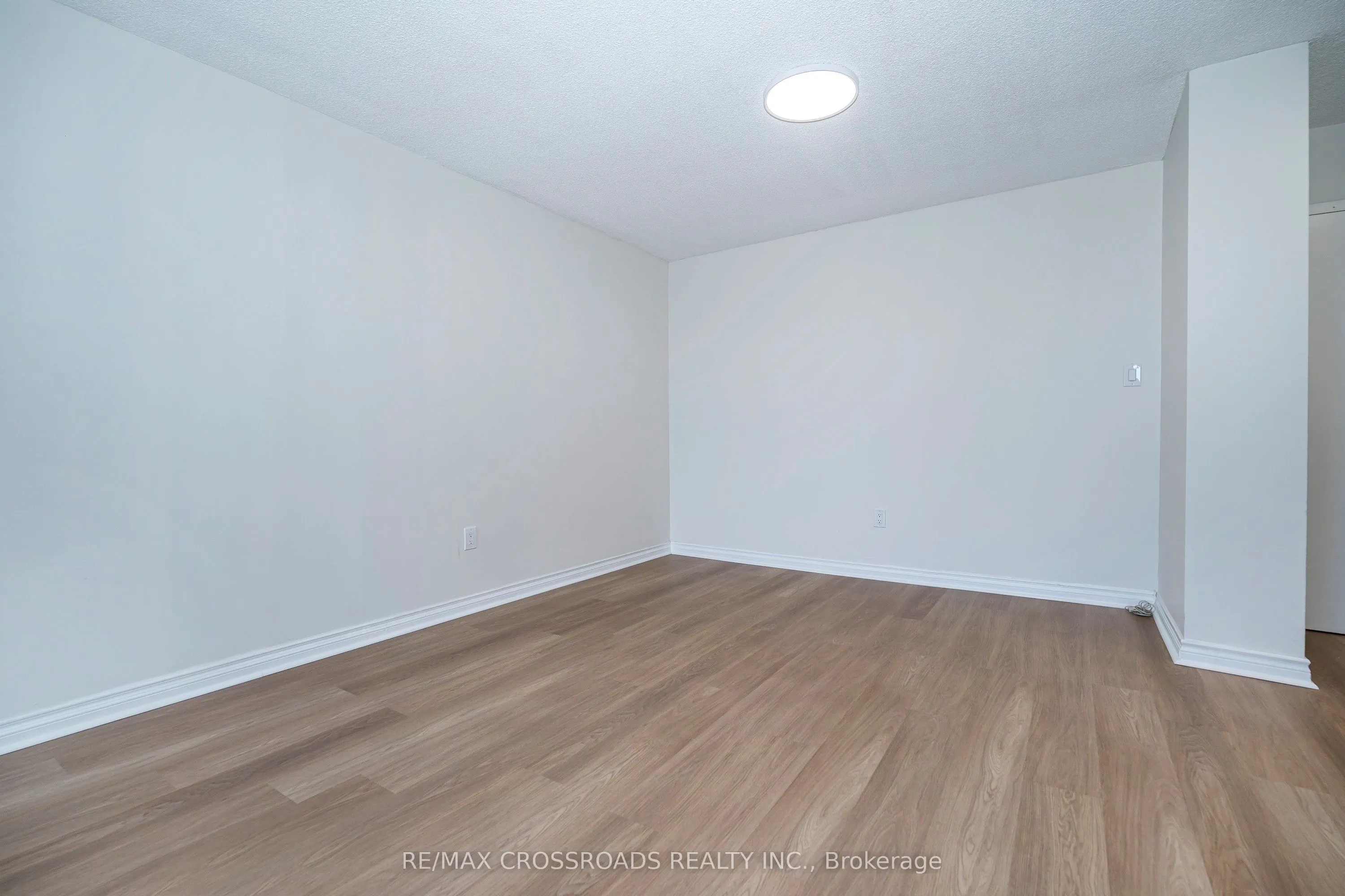 320 Dixon Road, #806