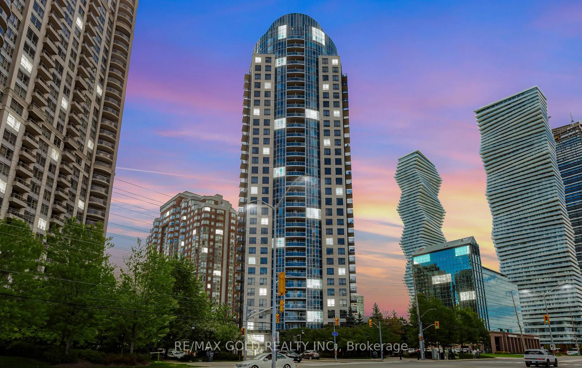 330 Burnhamthorpe Road, #804