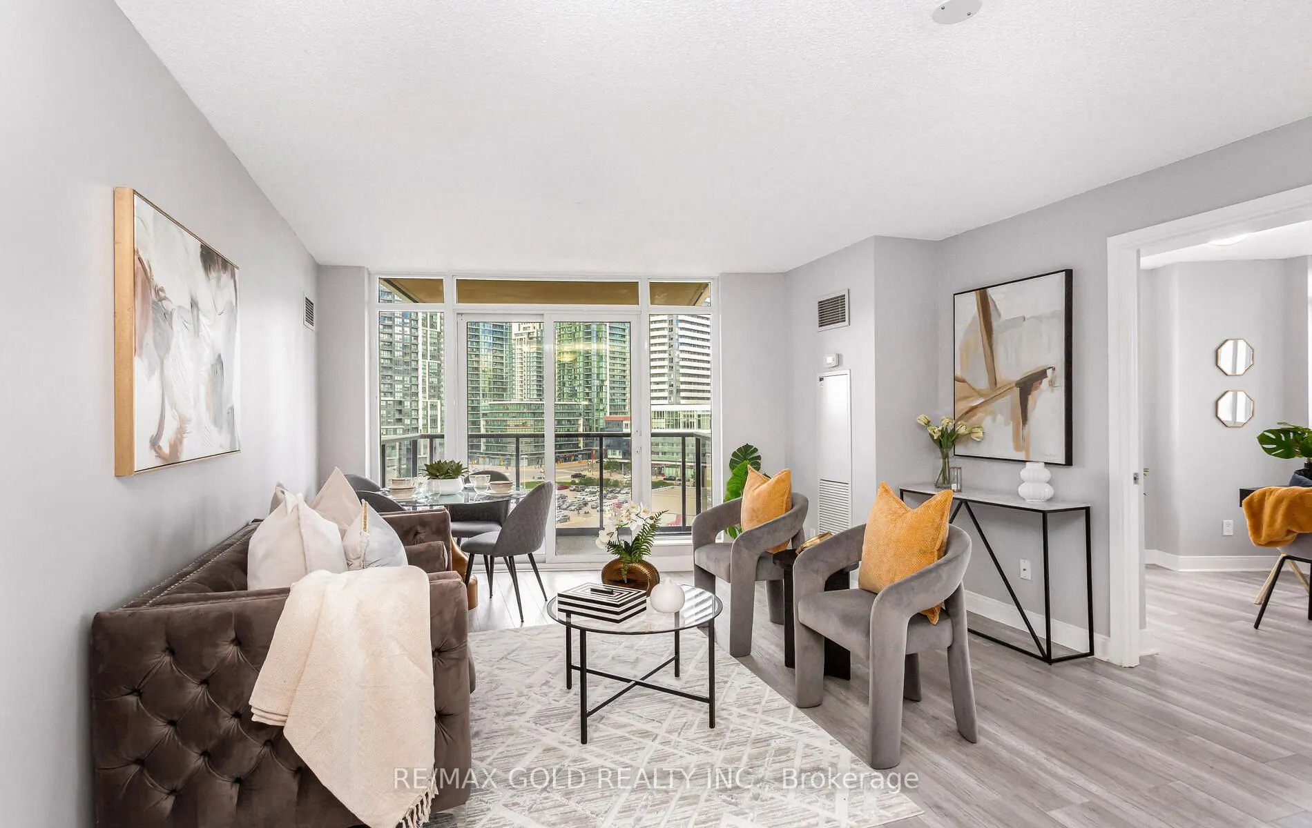 330 Burnhamthorpe Road, #804