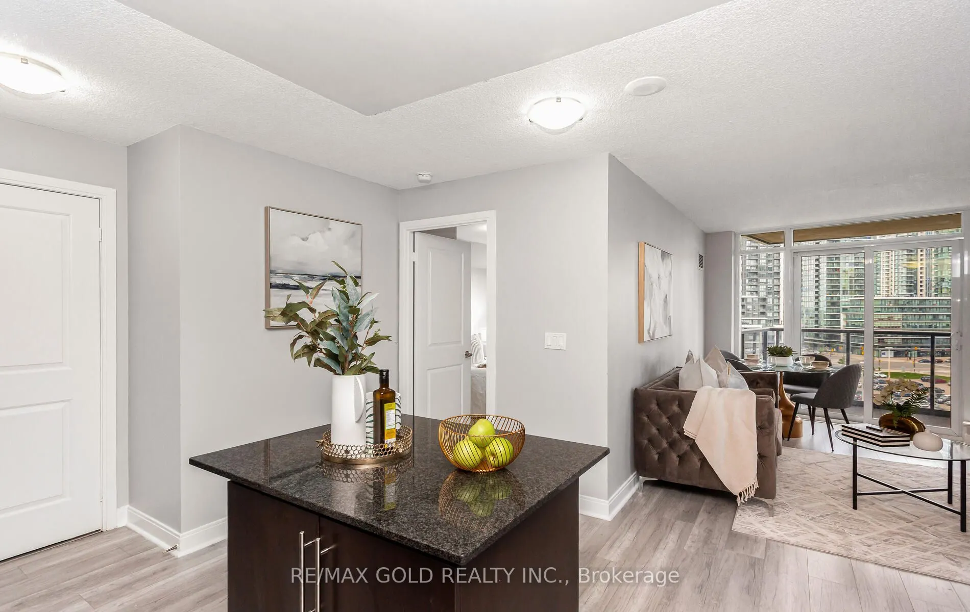 330 Burnhamthorpe Road, #804