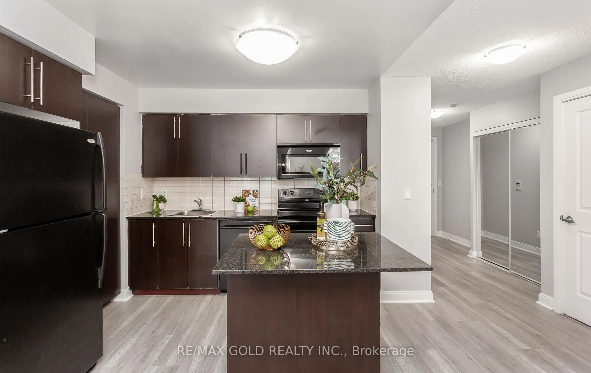 330 Burnhamthorpe Road, #804