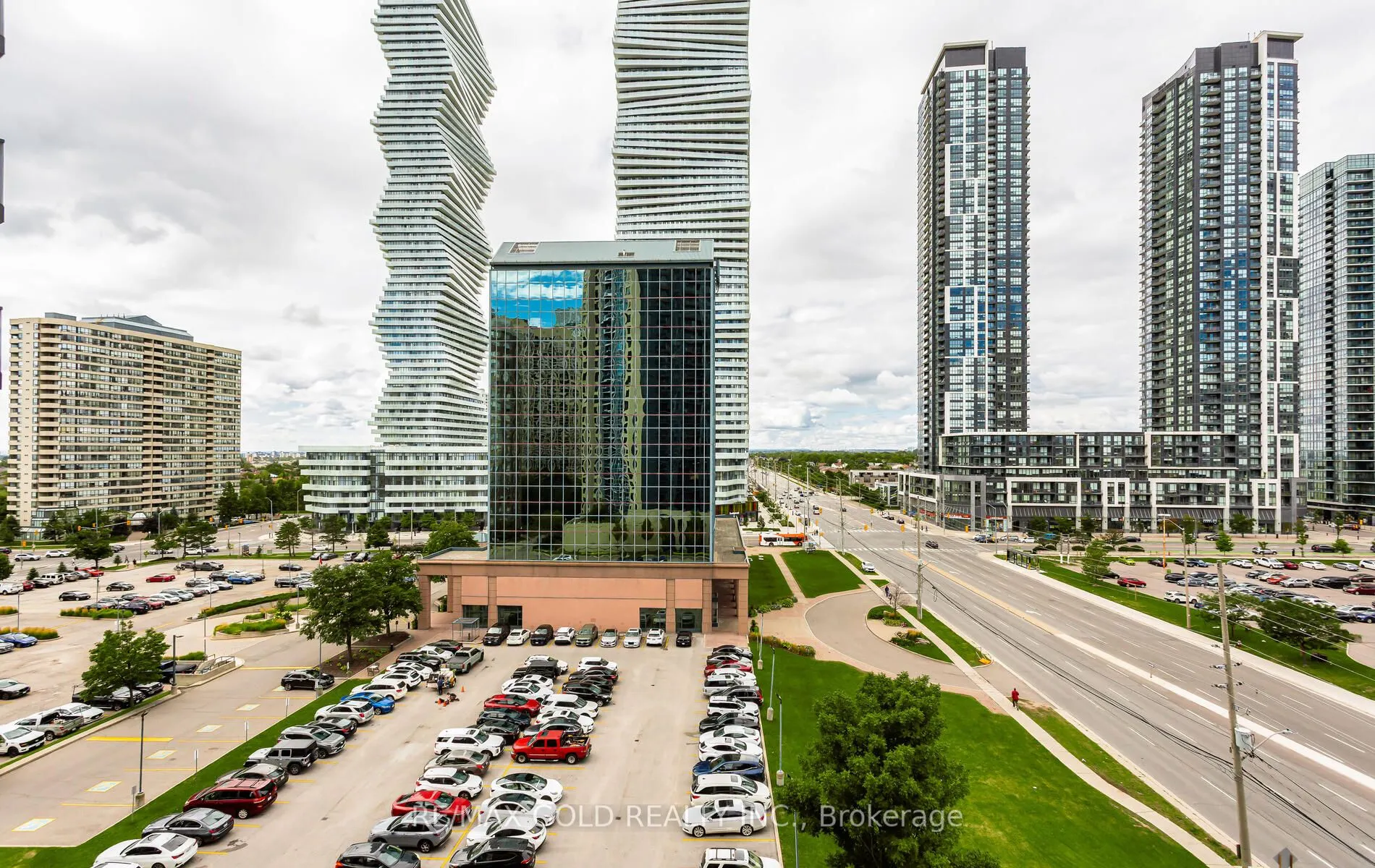 330 Burnhamthorpe Road, #804