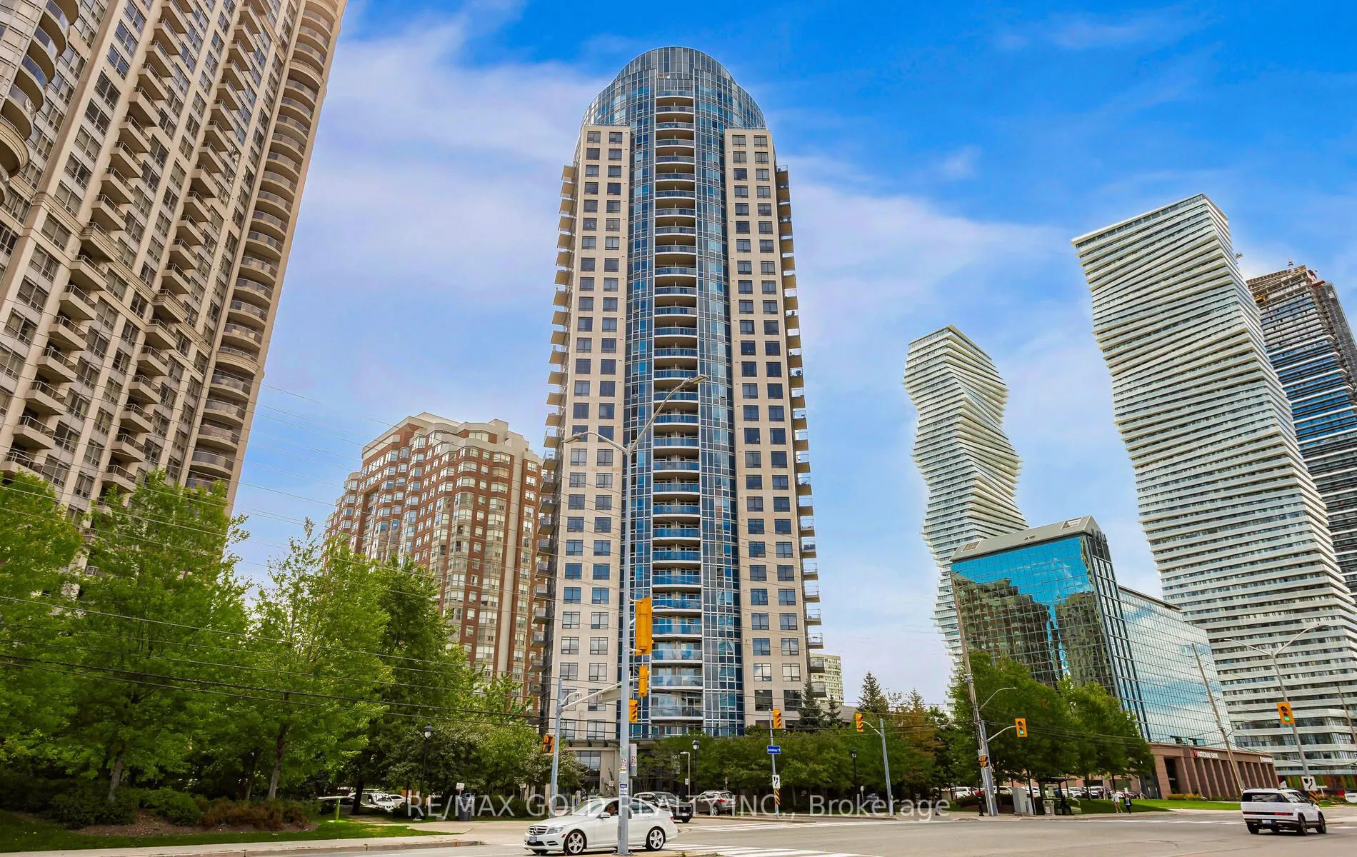 330 Burnhamthorpe Road, #804