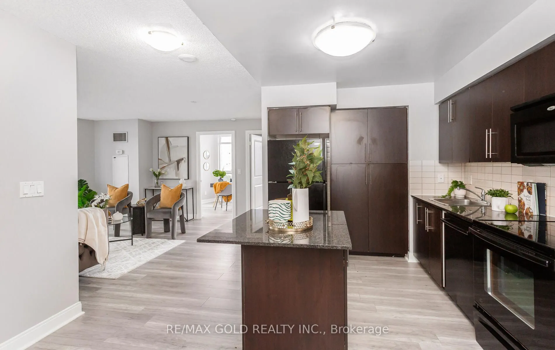 330 Burnhamthorpe Road, #804
