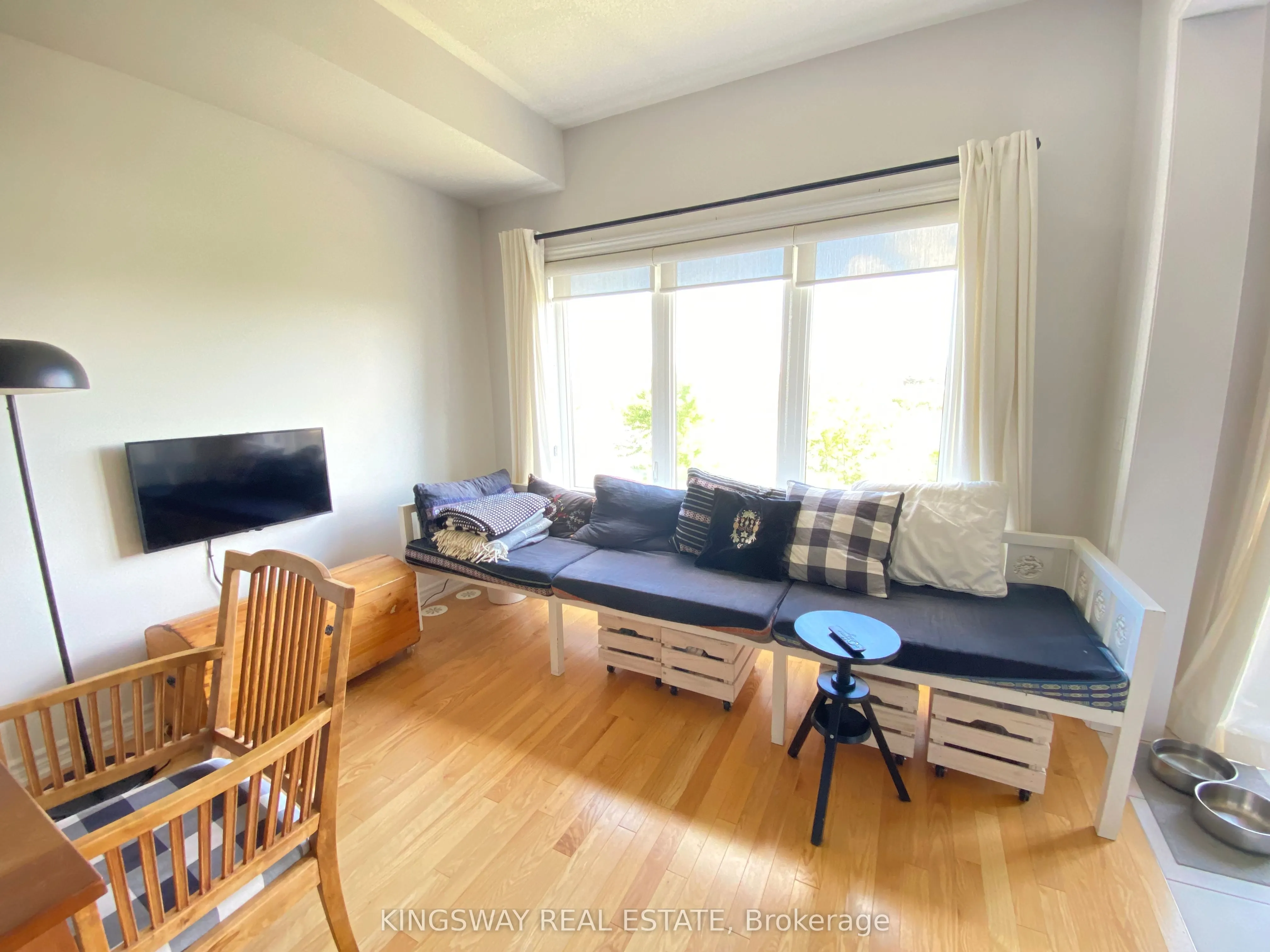 372 Athabasca Common Drive
