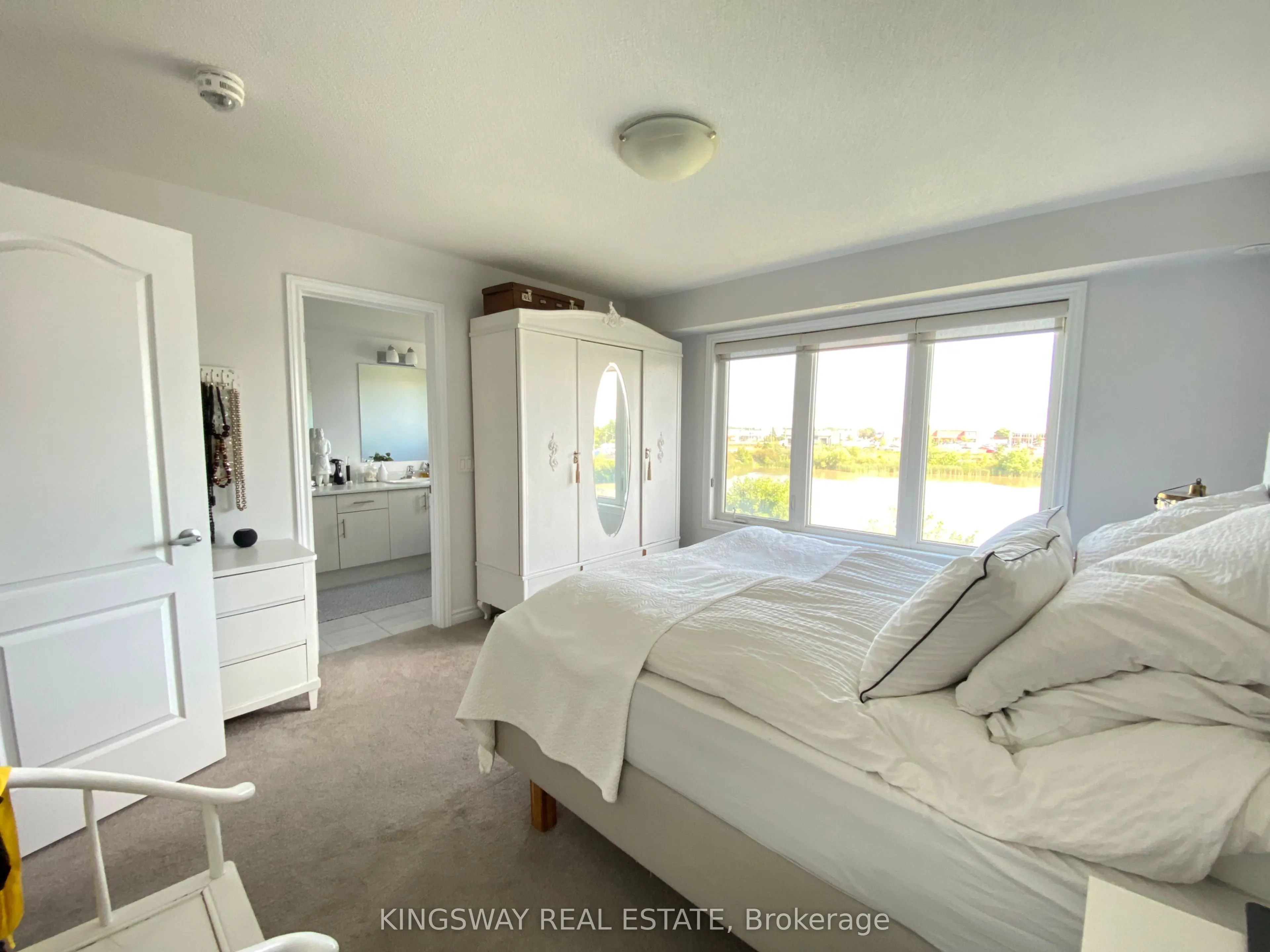 372 Athabasca Common Drive