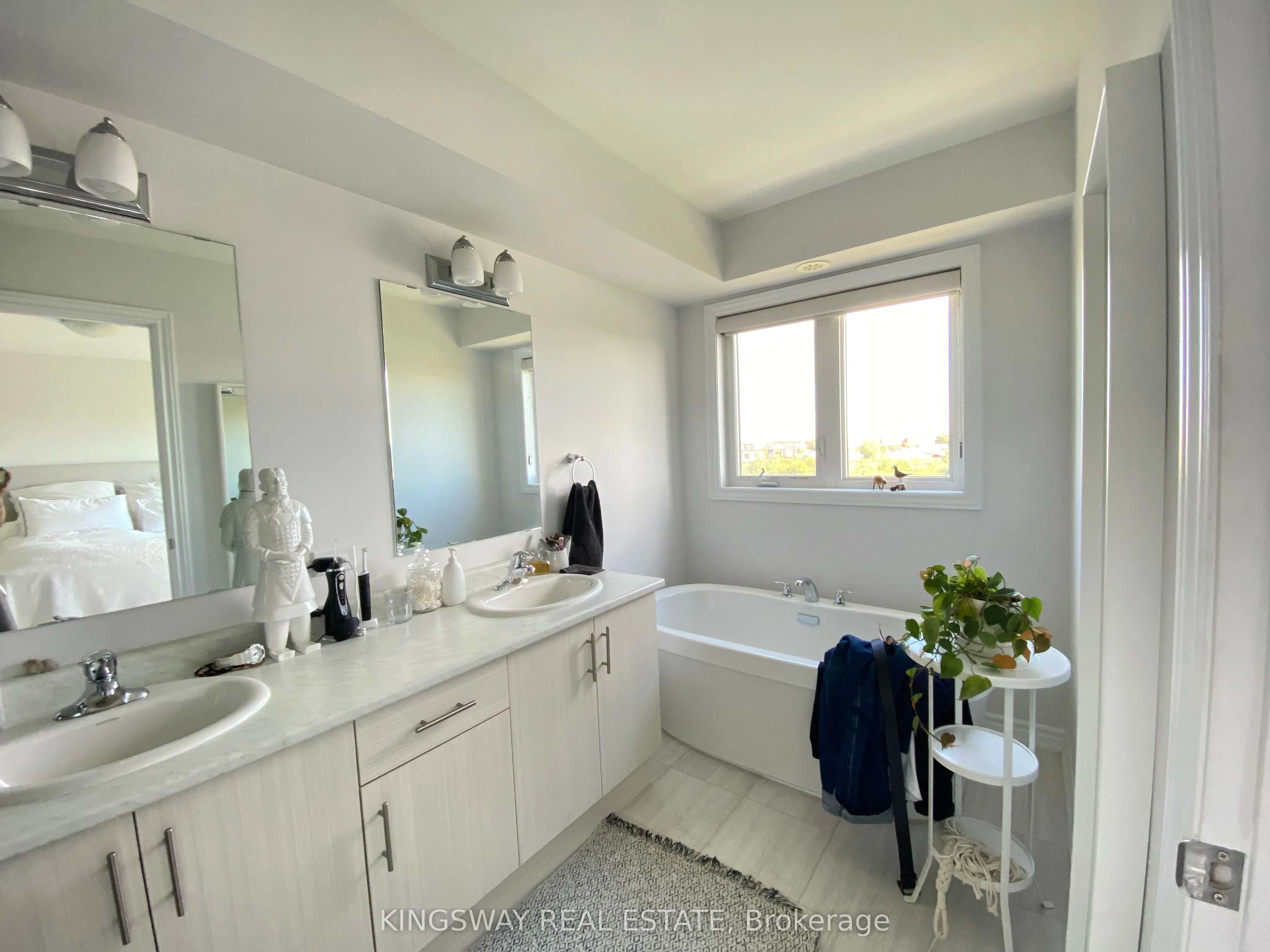 372 Athabasca Common Drive