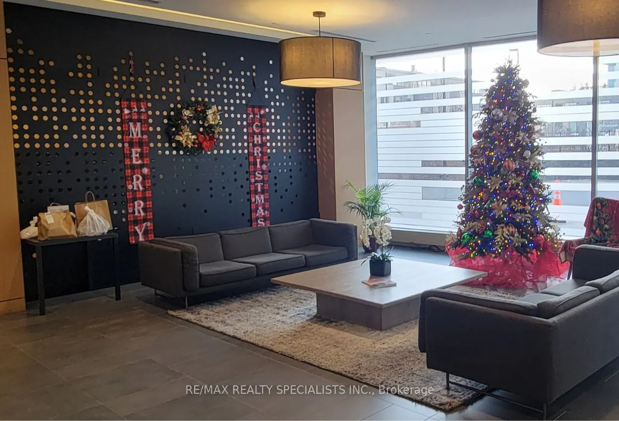 2520 Eglinton Avenue W, #1512