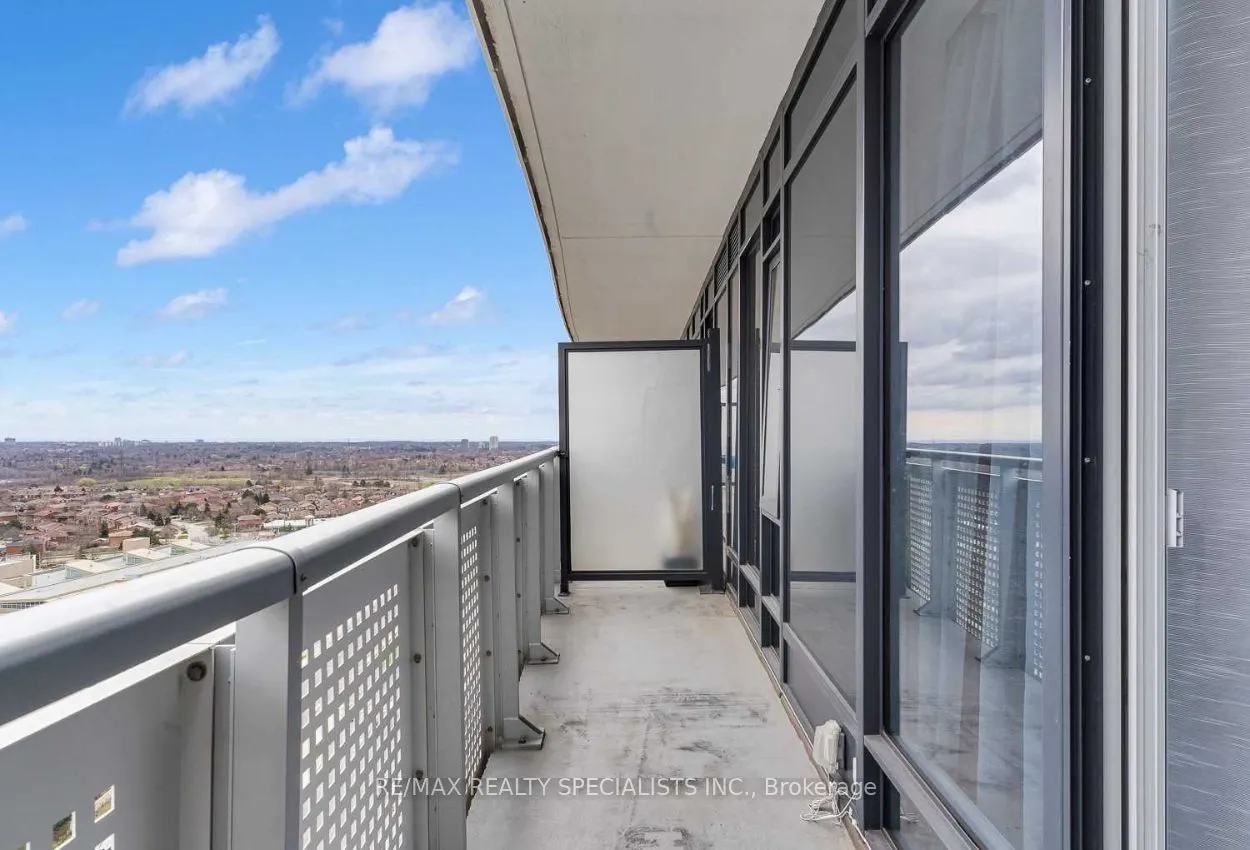 2520 Eglinton Avenue W, #1512