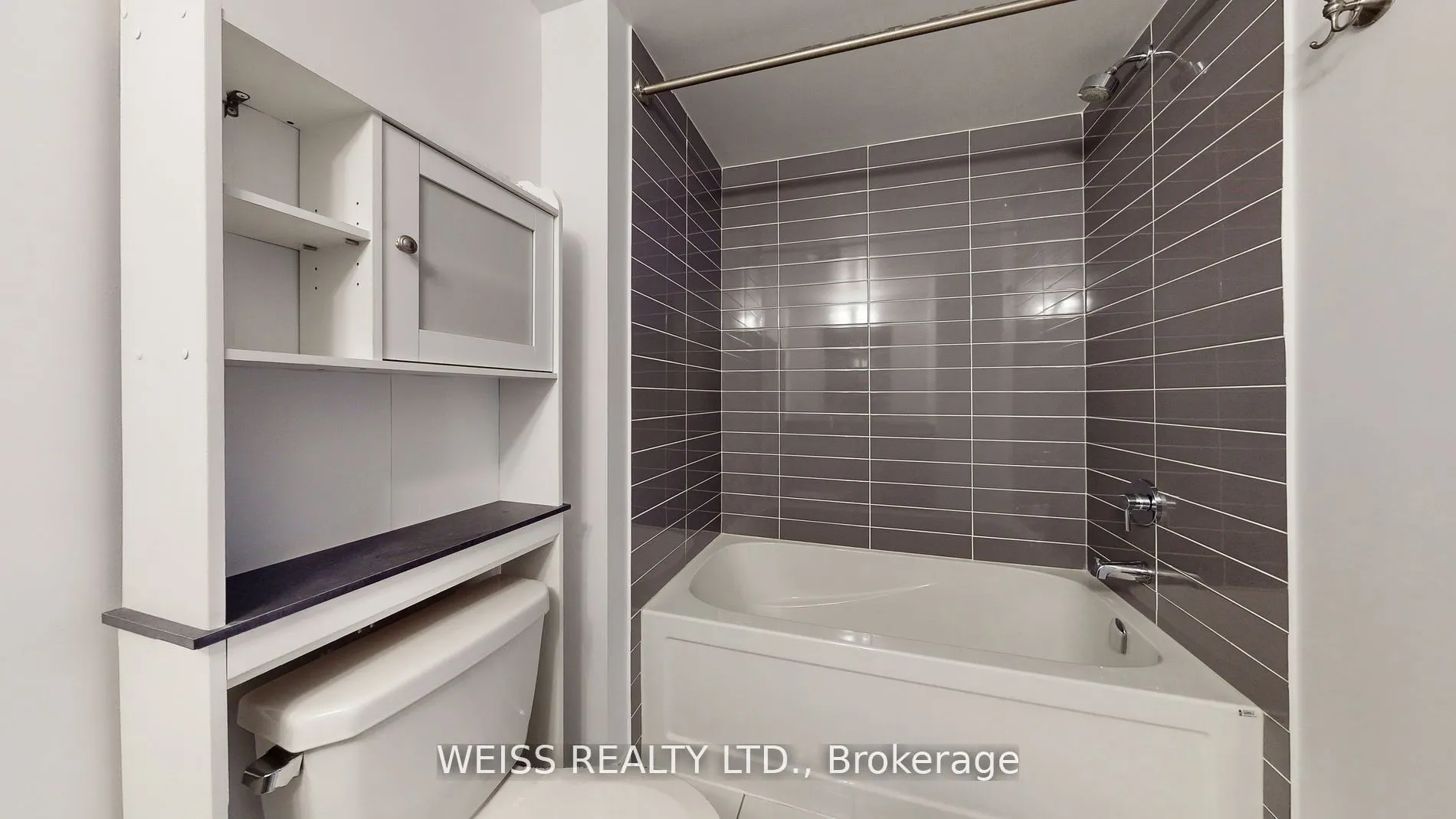 760 The Queensway S, #506