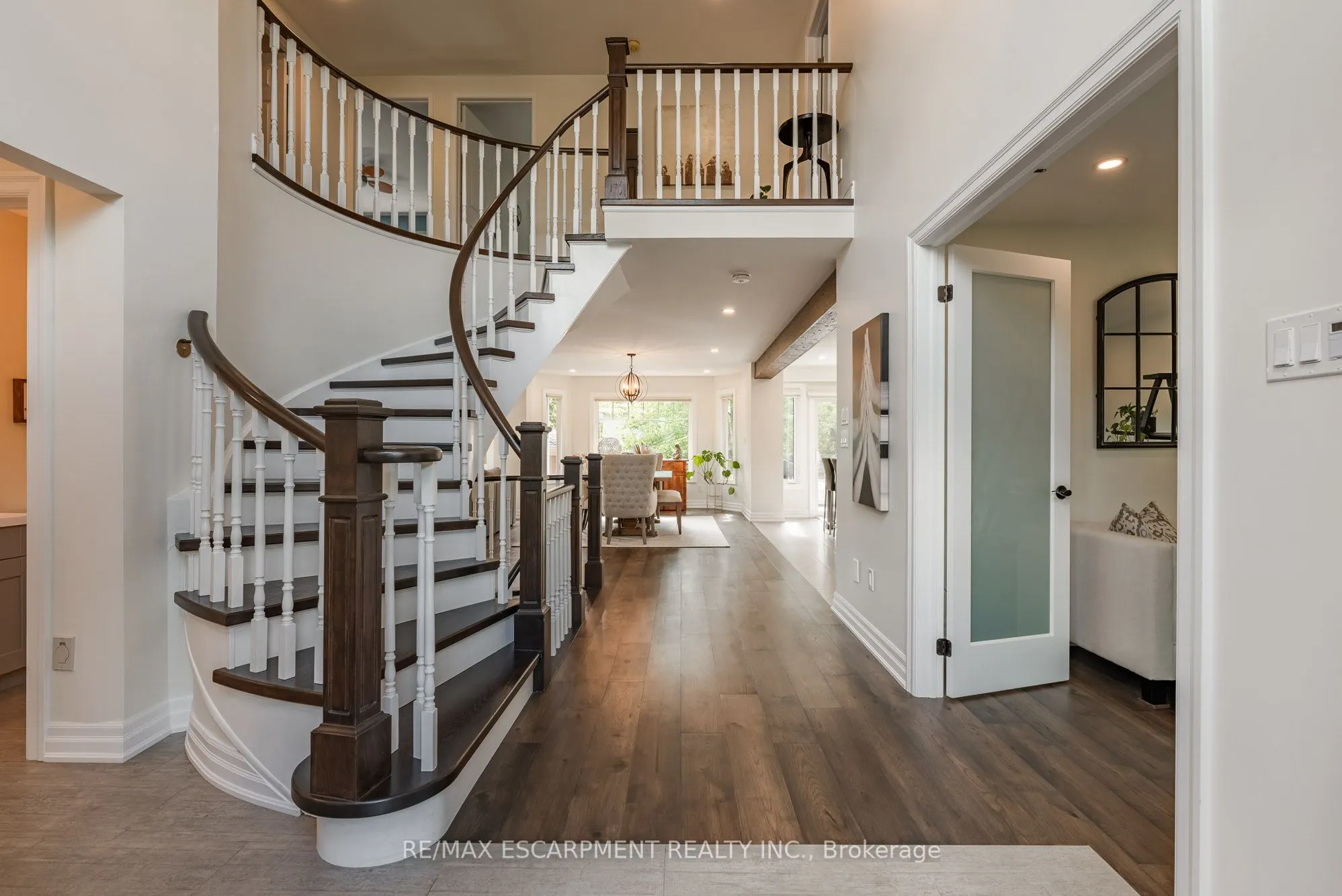 2130 Winding Way