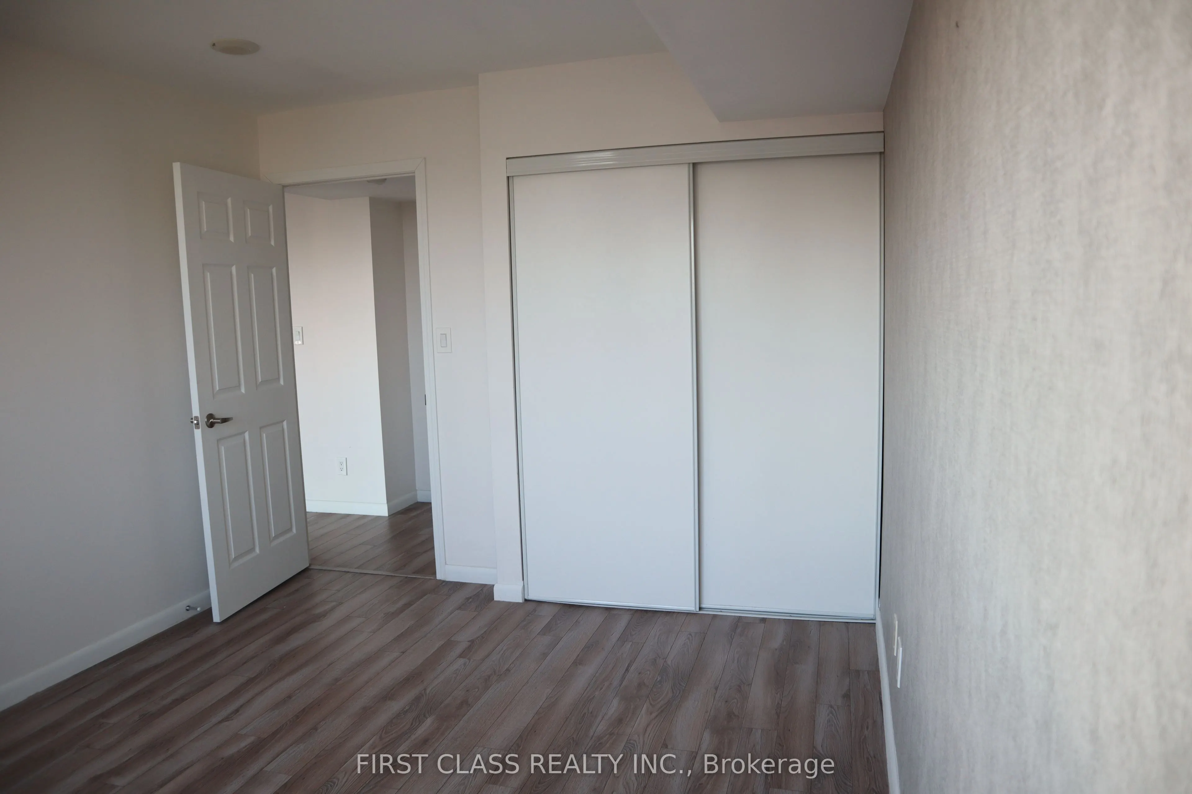 208 Enfield Place, #2805