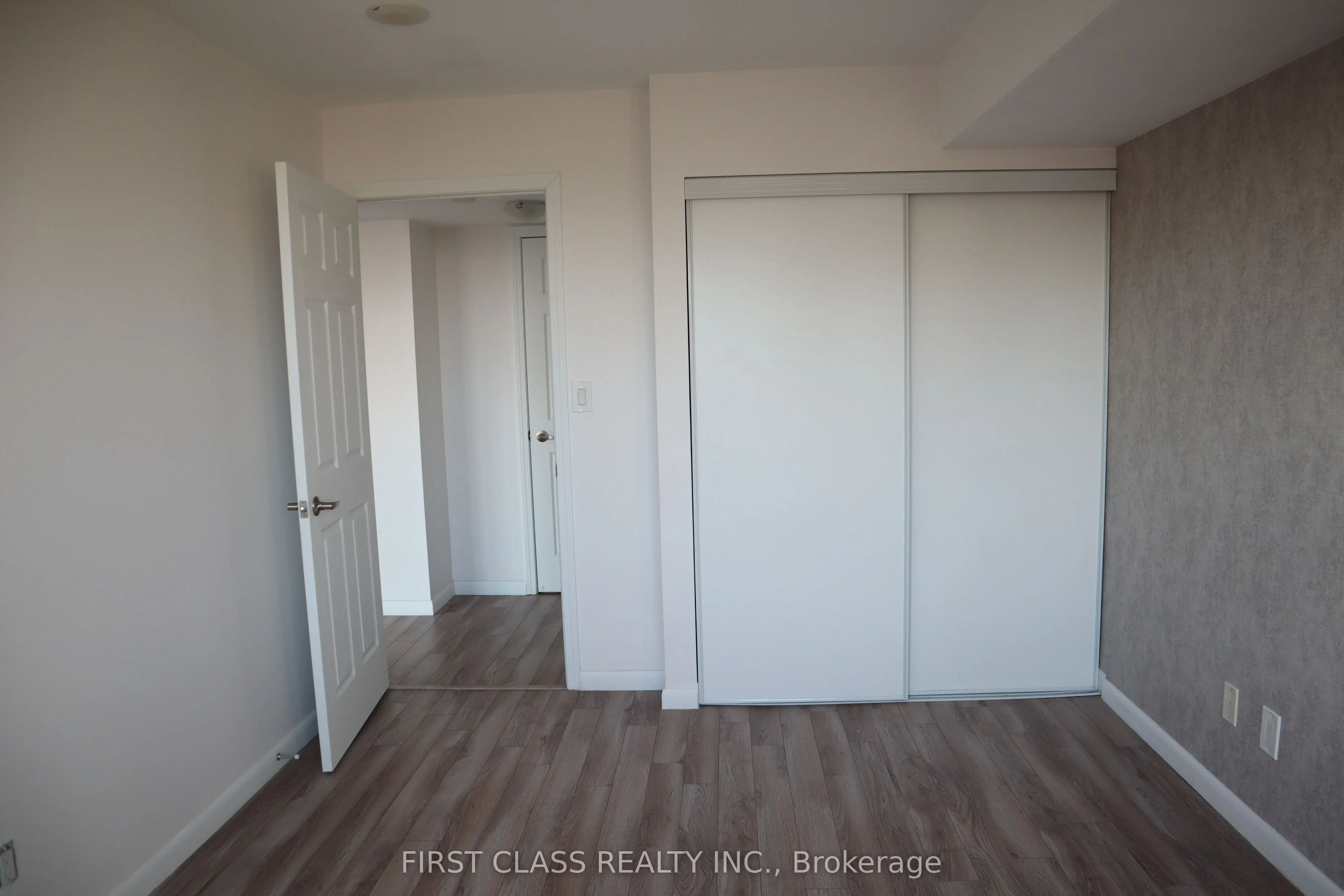 208 Enfield Place, #2805