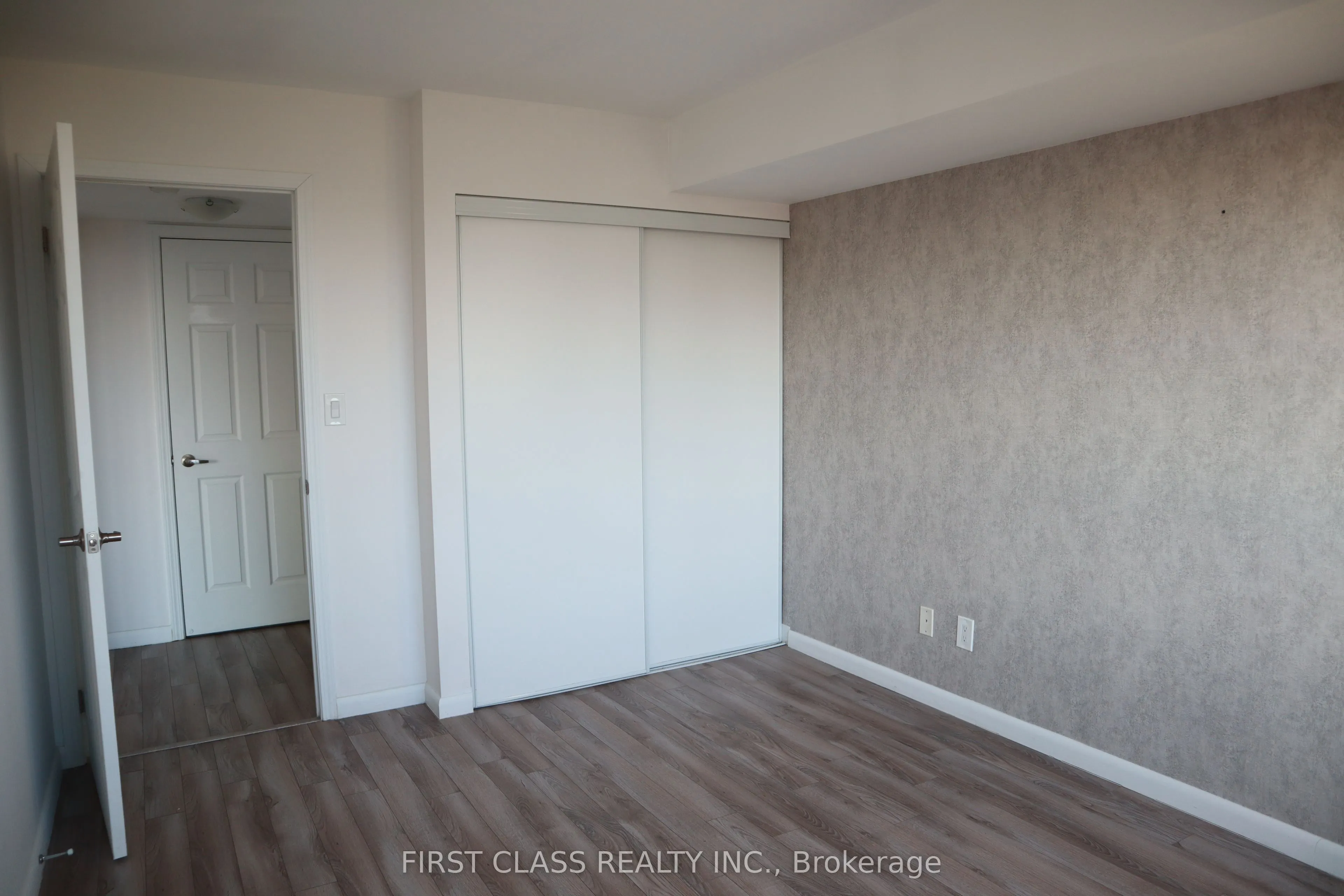 208 Enfield Place, #2805