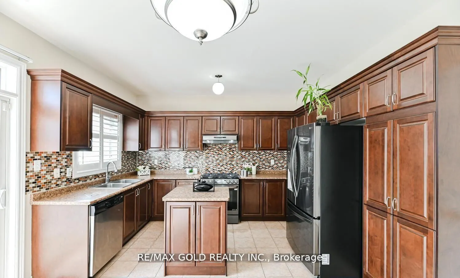 54 Gamson Crescent