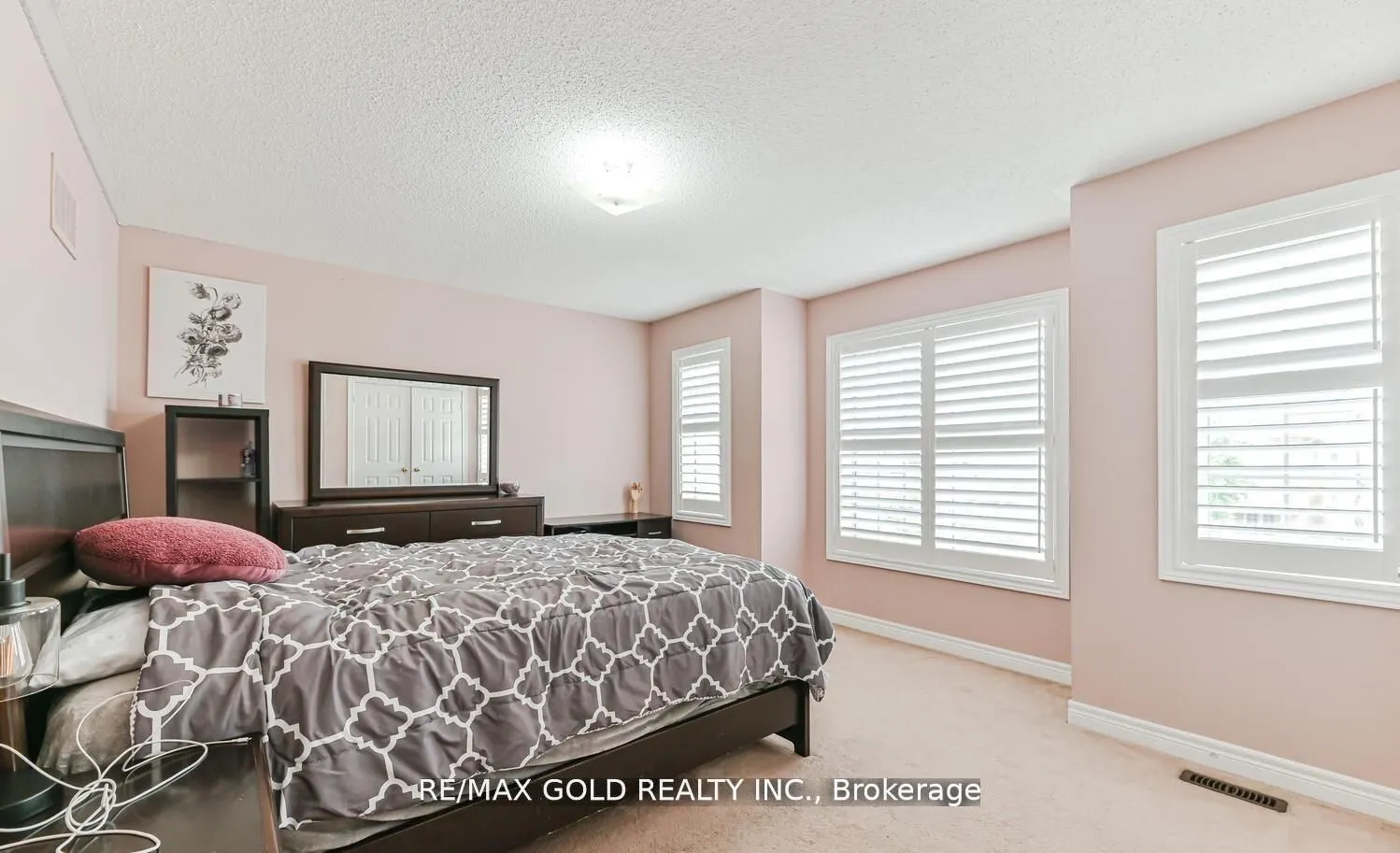 54 Gamson Crescent