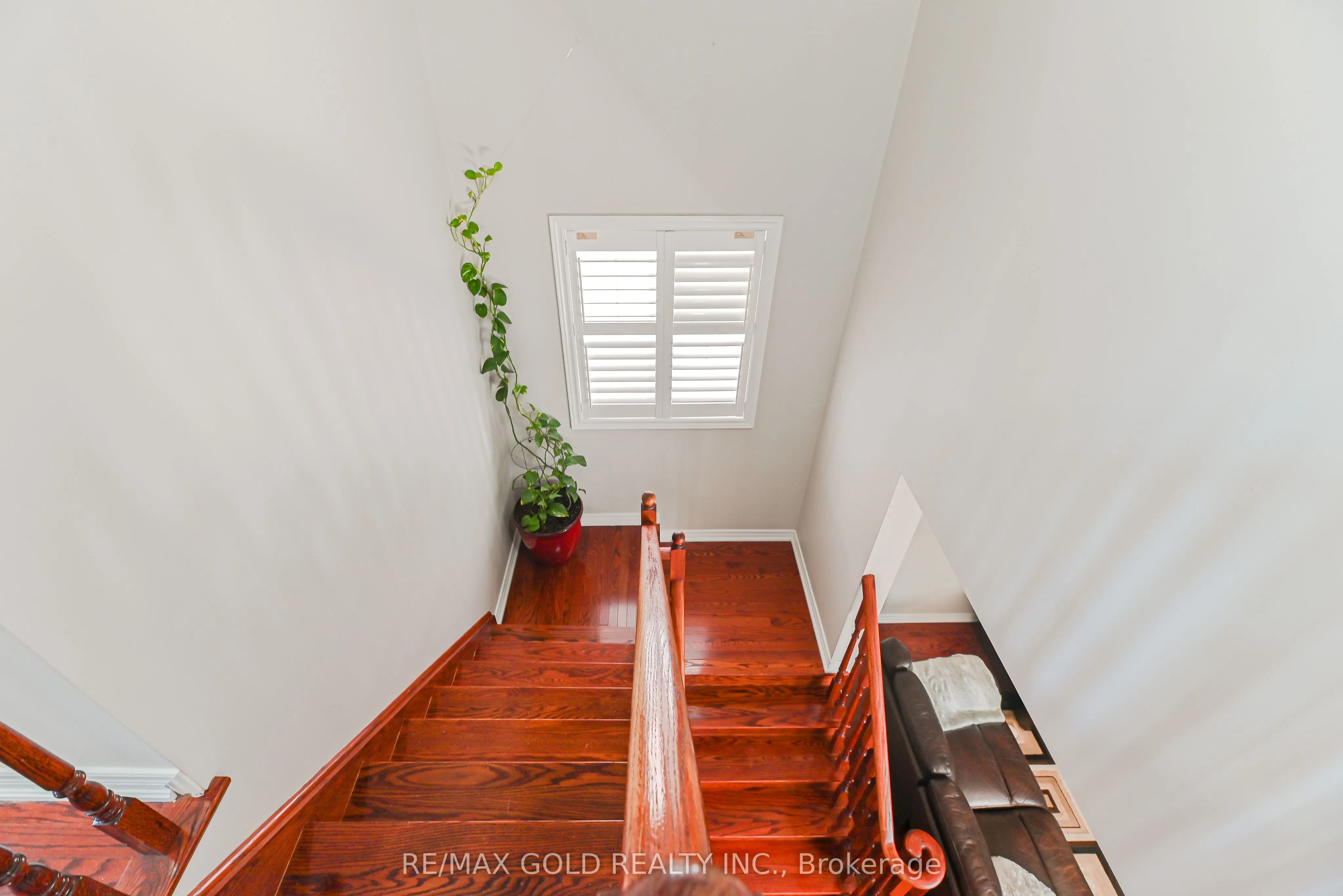 54 Gamson Crescent