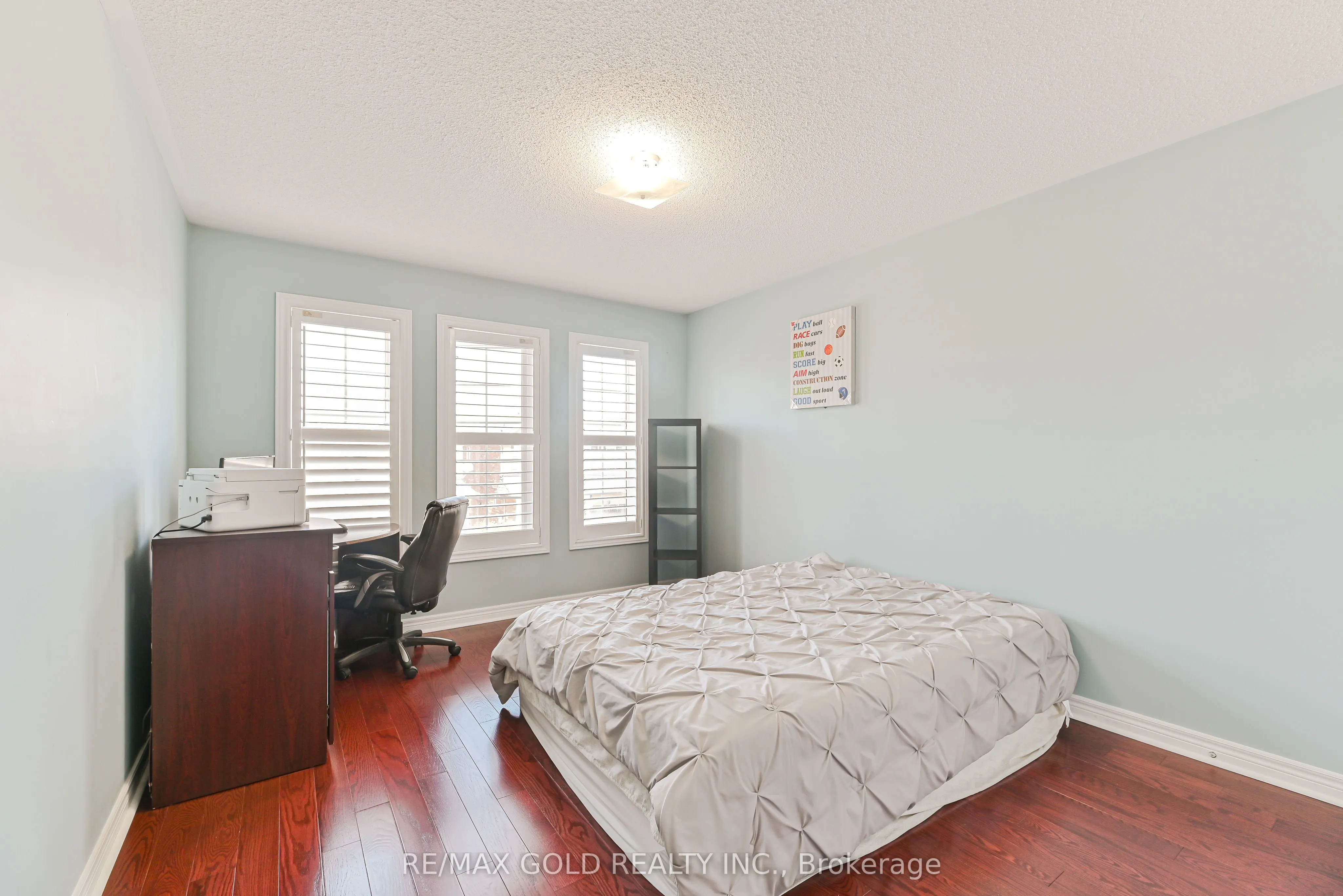 54 Gamson Crescent
