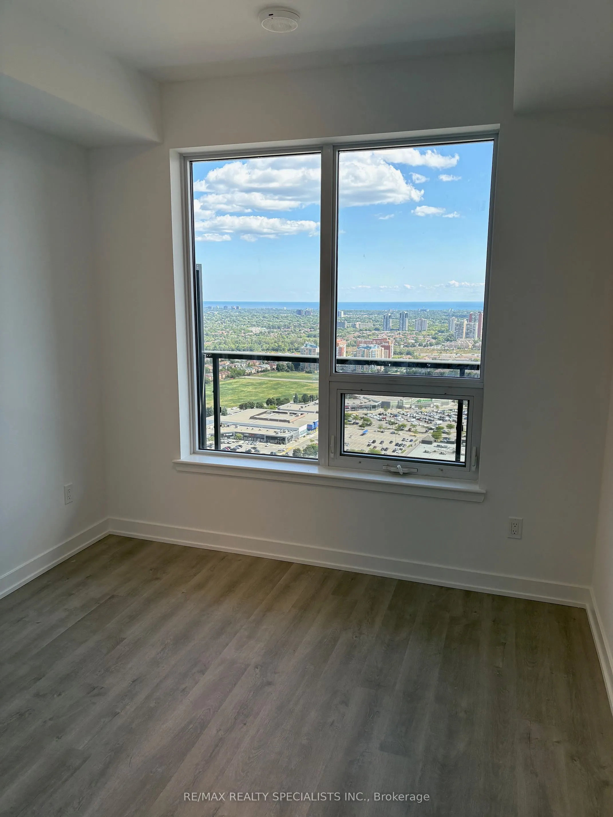 5105 Hurontario Street, #3203