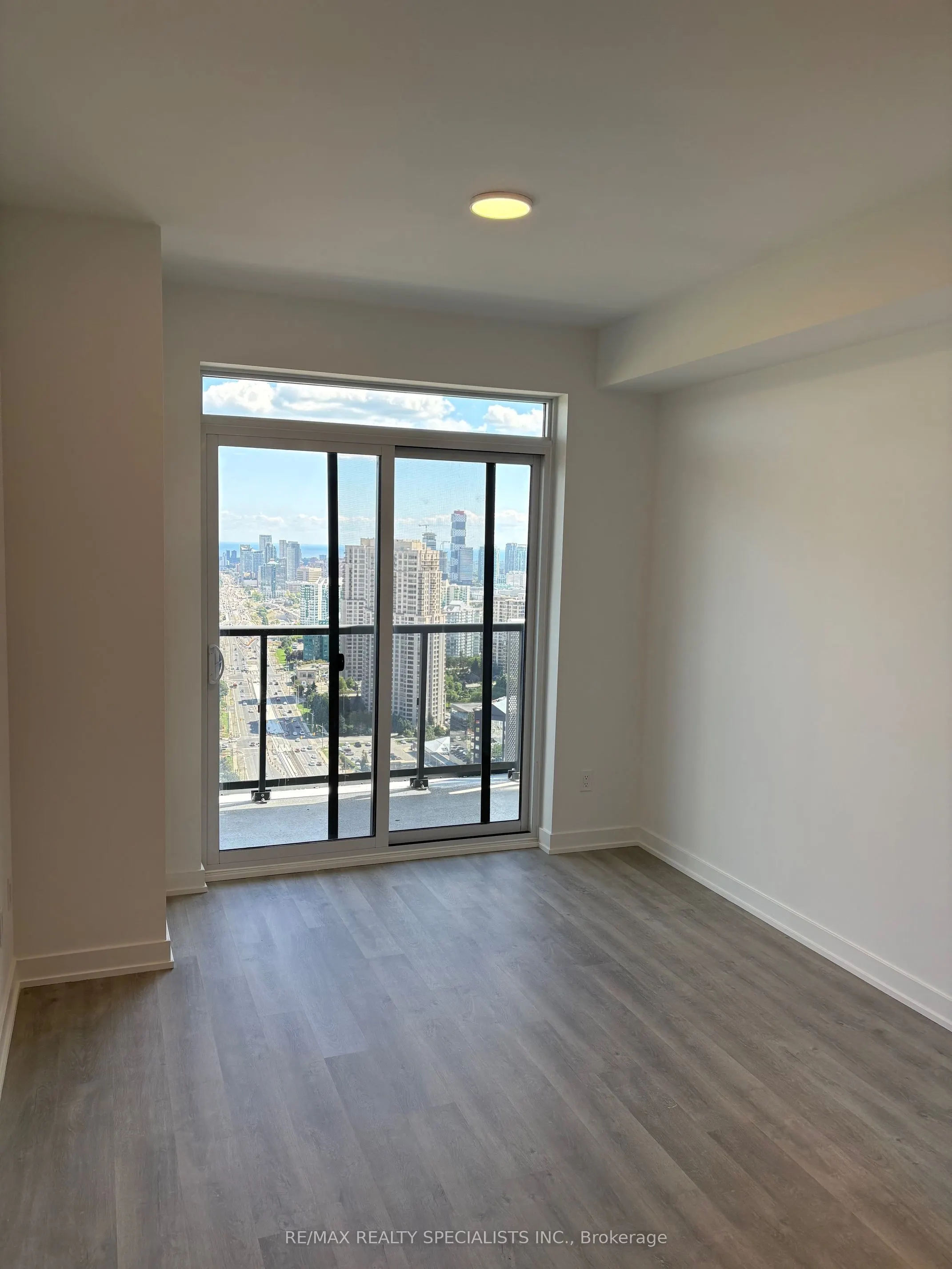 5105 Hurontario Street, #3203