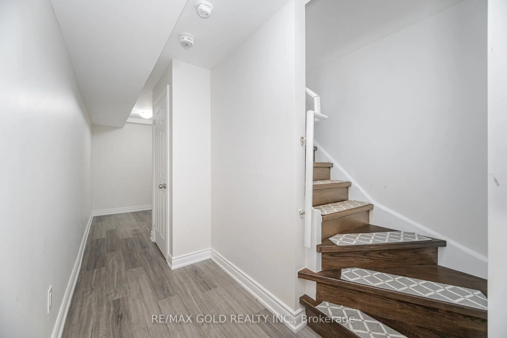 62 Valley Lane