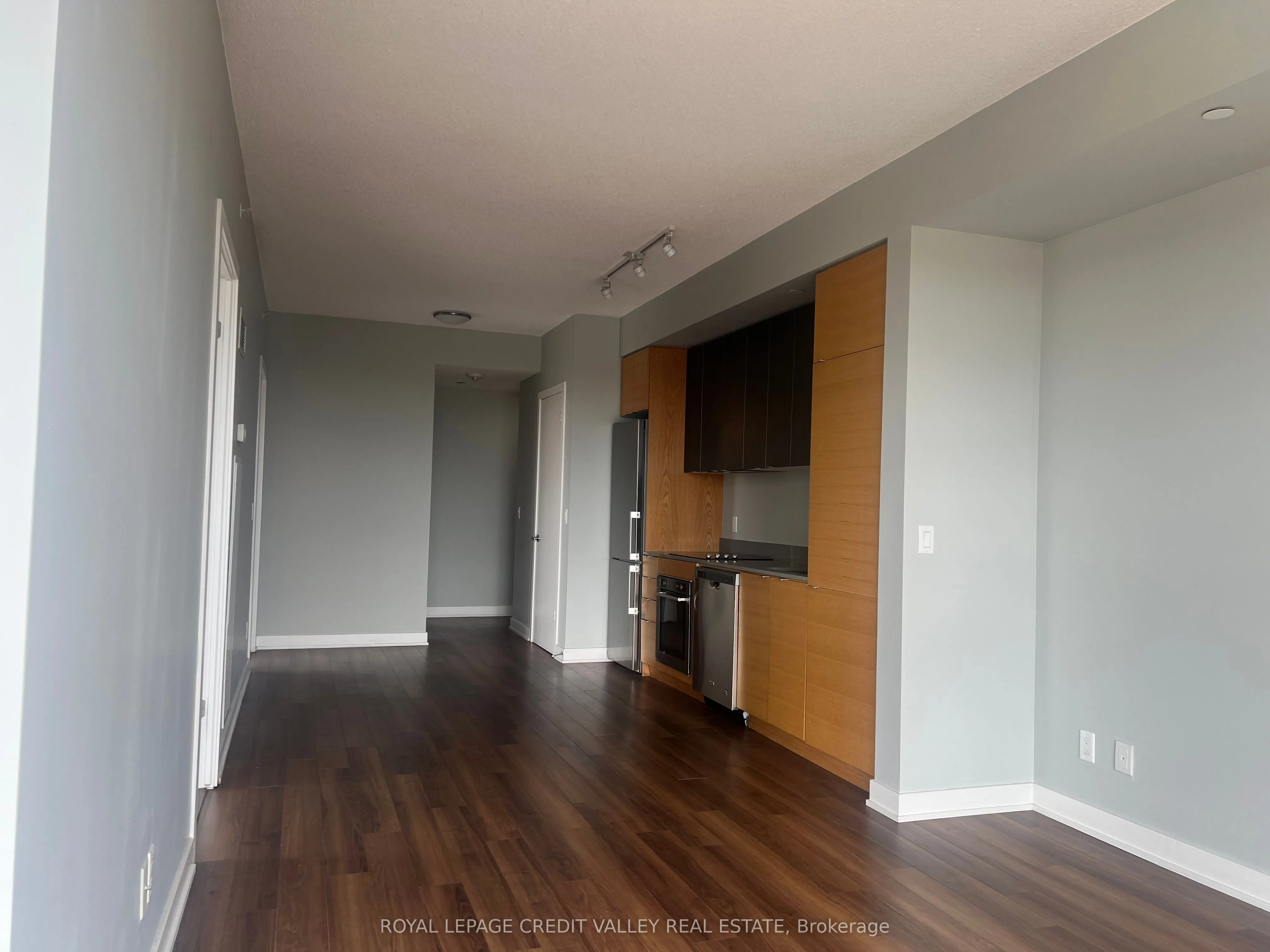 5220 Dundas Street, #D416