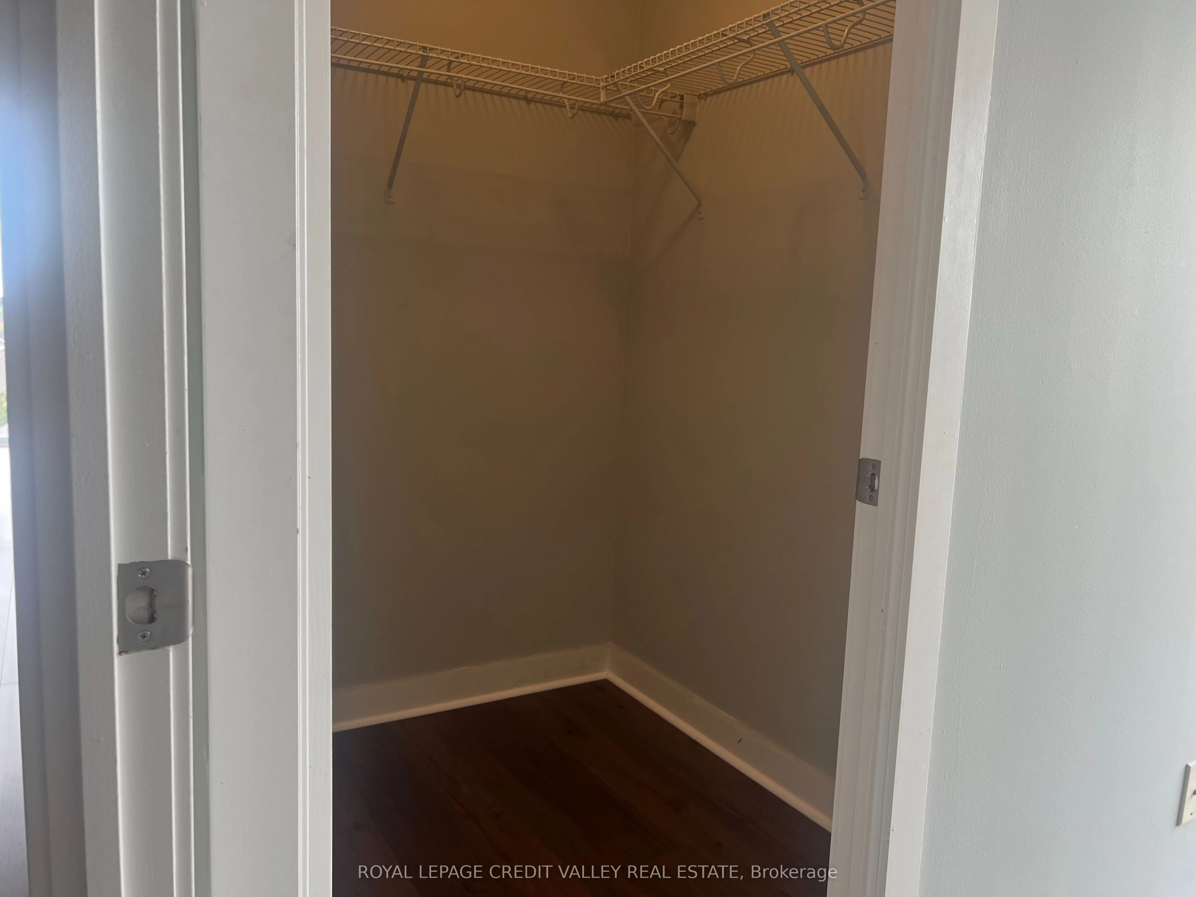 5220 Dundas Street, #D416