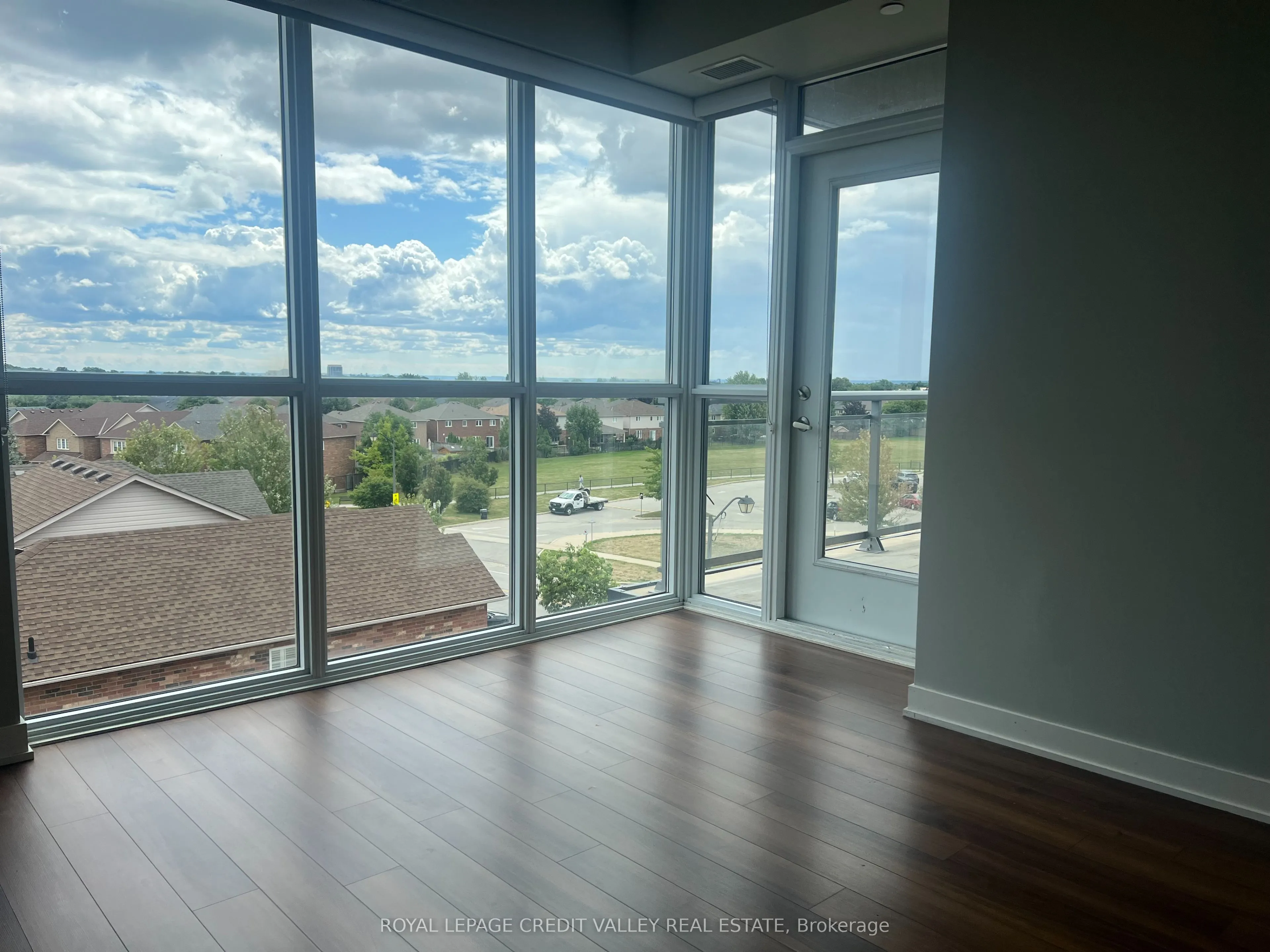 5220 Dundas Street, #D416