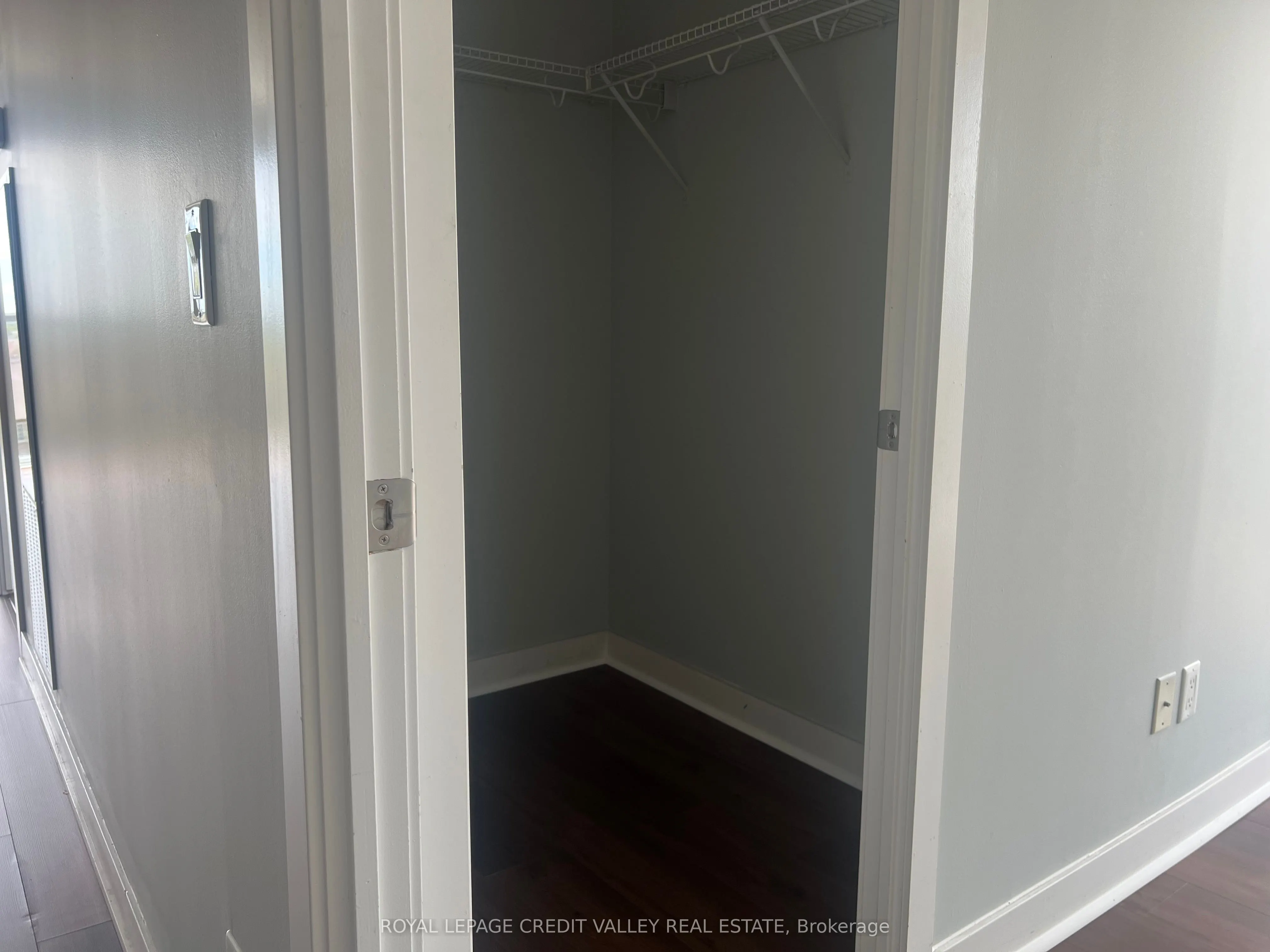 5220 Dundas Street, #D416
