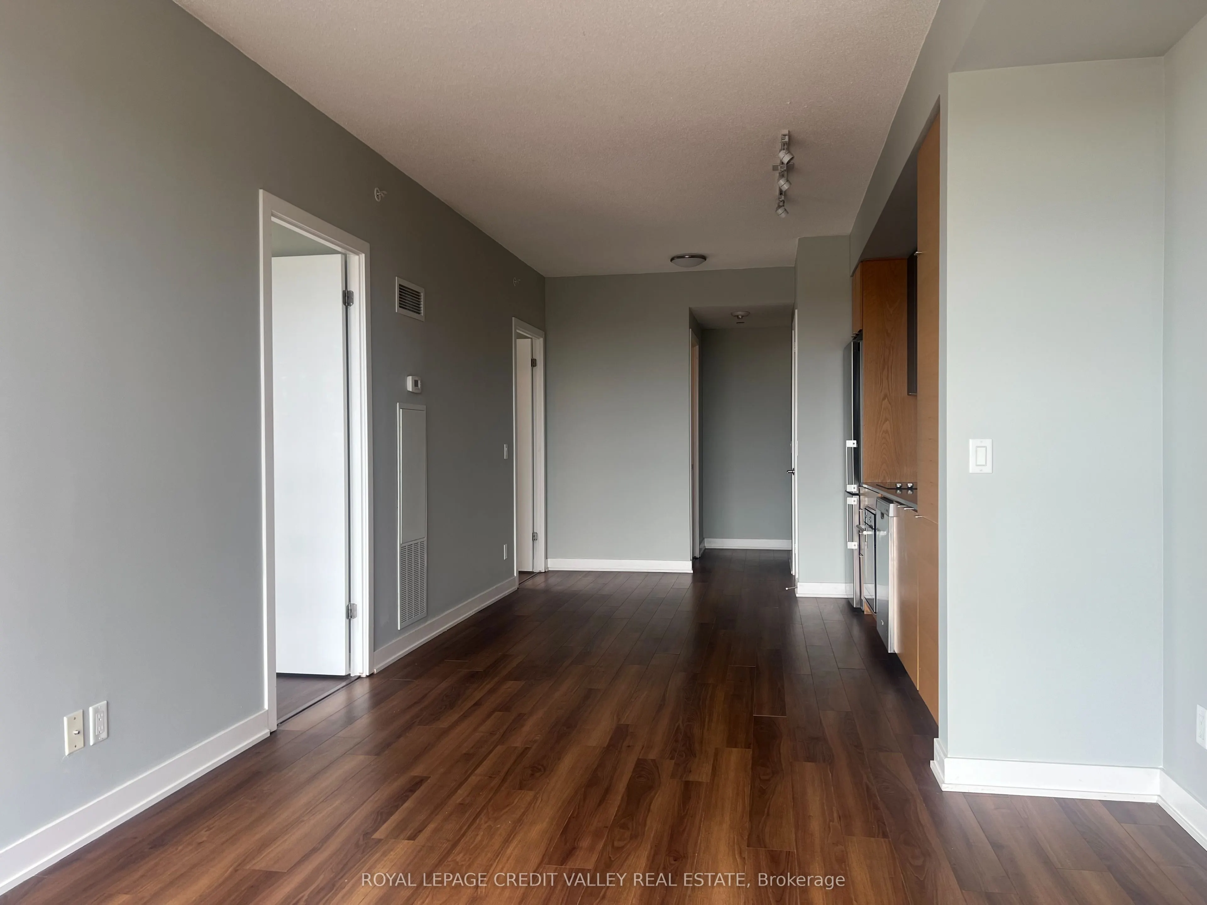 5220 Dundas Street, #D416