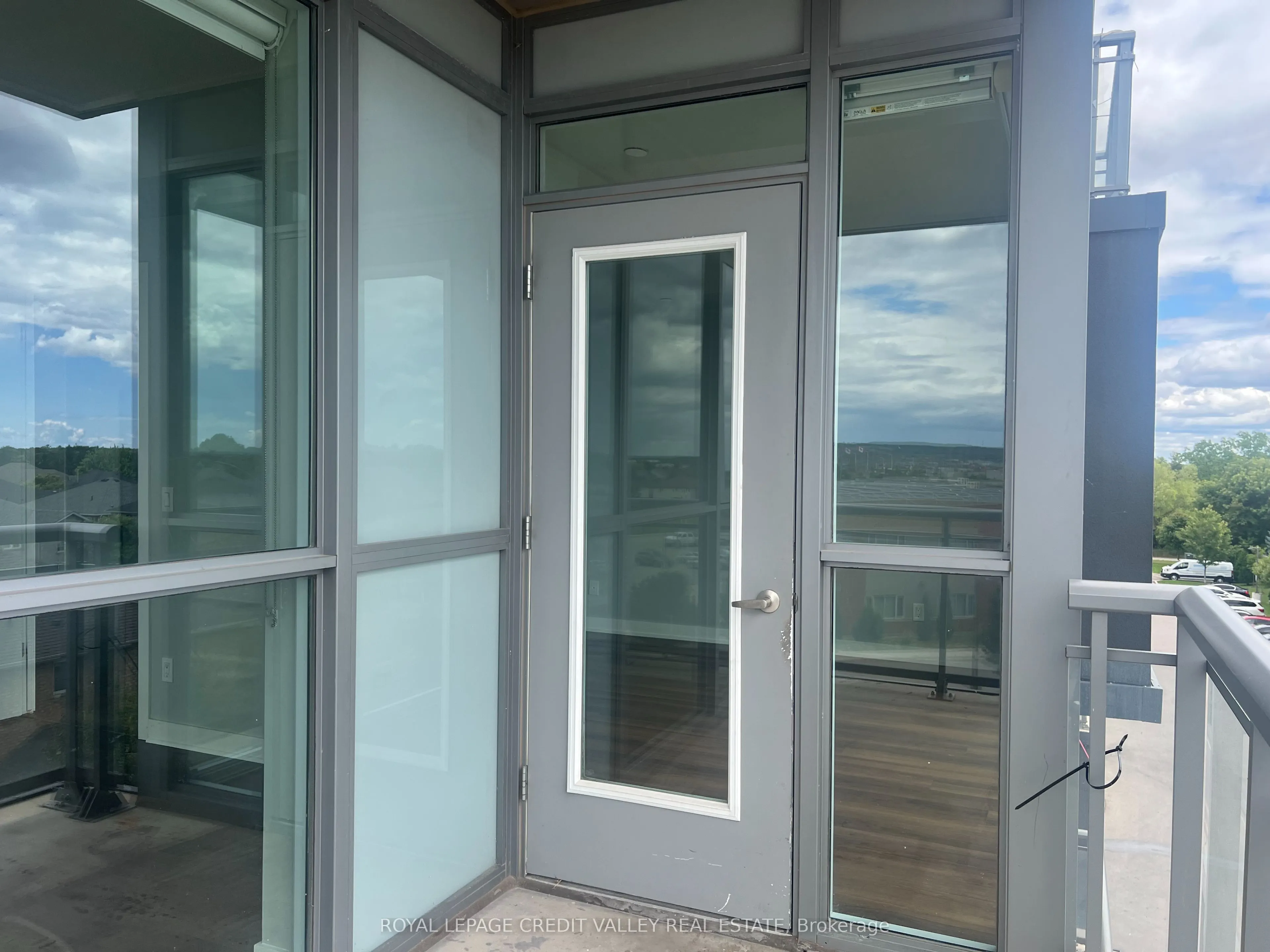 5220 Dundas Street, #D416