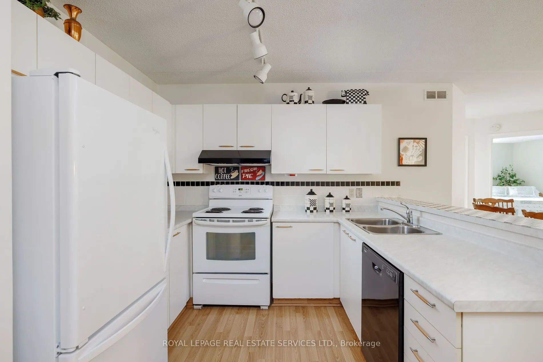 2040 Cleaver Avenue, #211