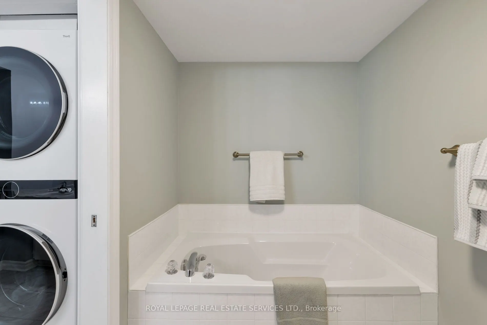 2040 Cleaver Avenue, #211
