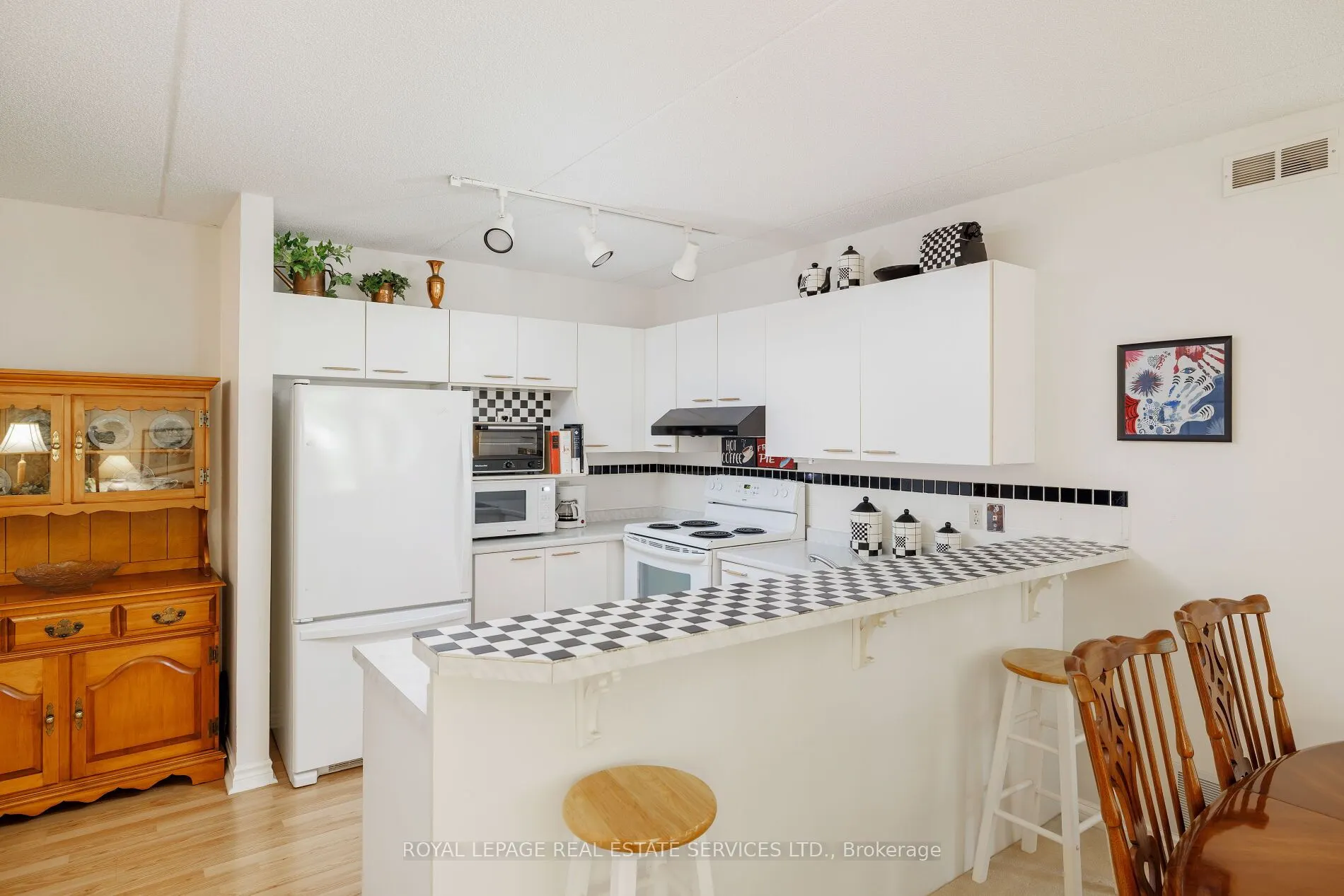 2040 Cleaver Avenue, #211