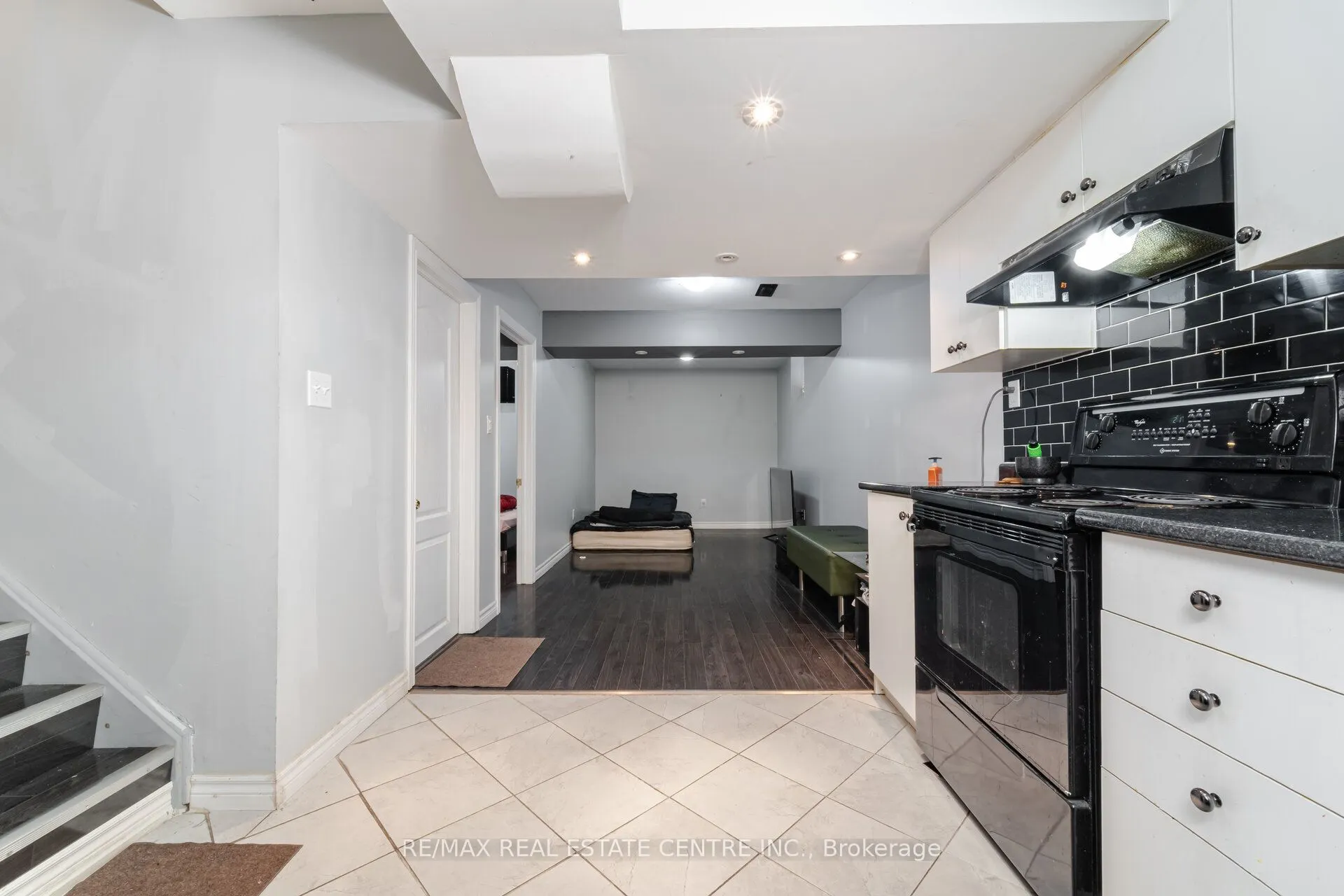 15 Vanderpool Crescent