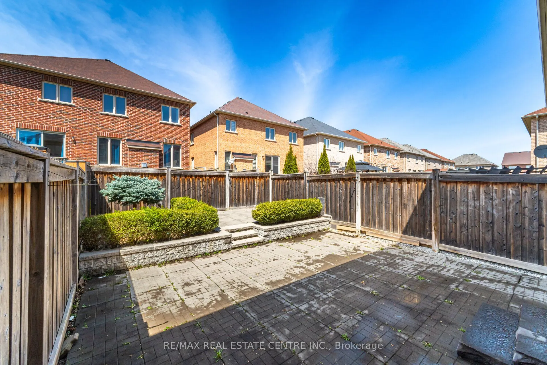 15 Vanderpool Crescent