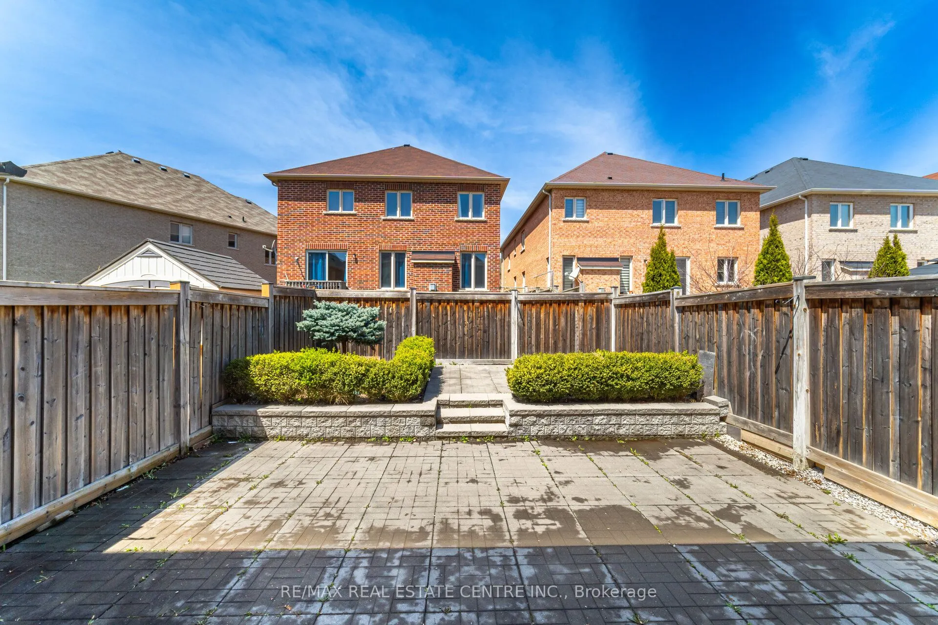 15 Vanderpool Crescent