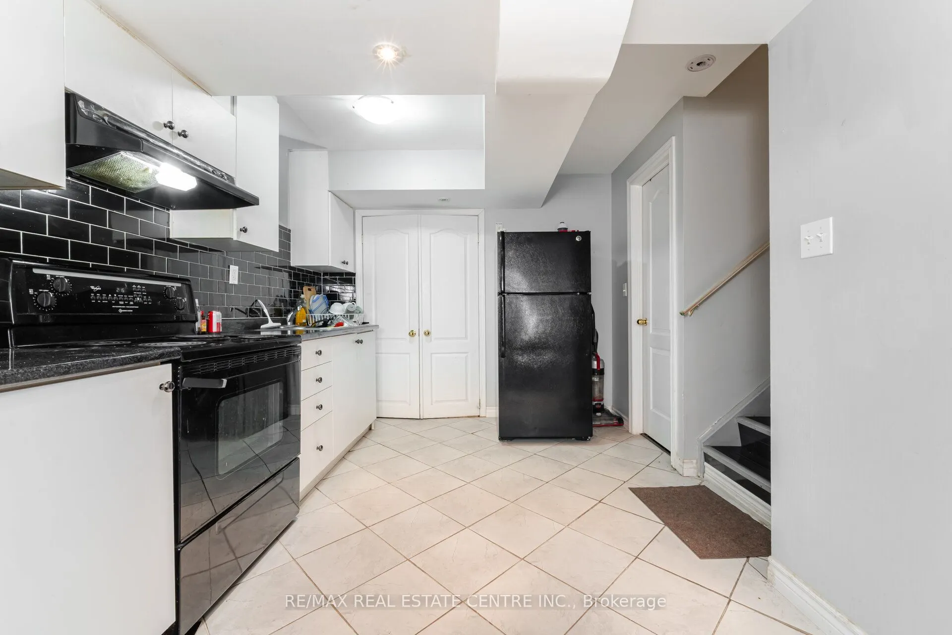 15 Vanderpool Crescent