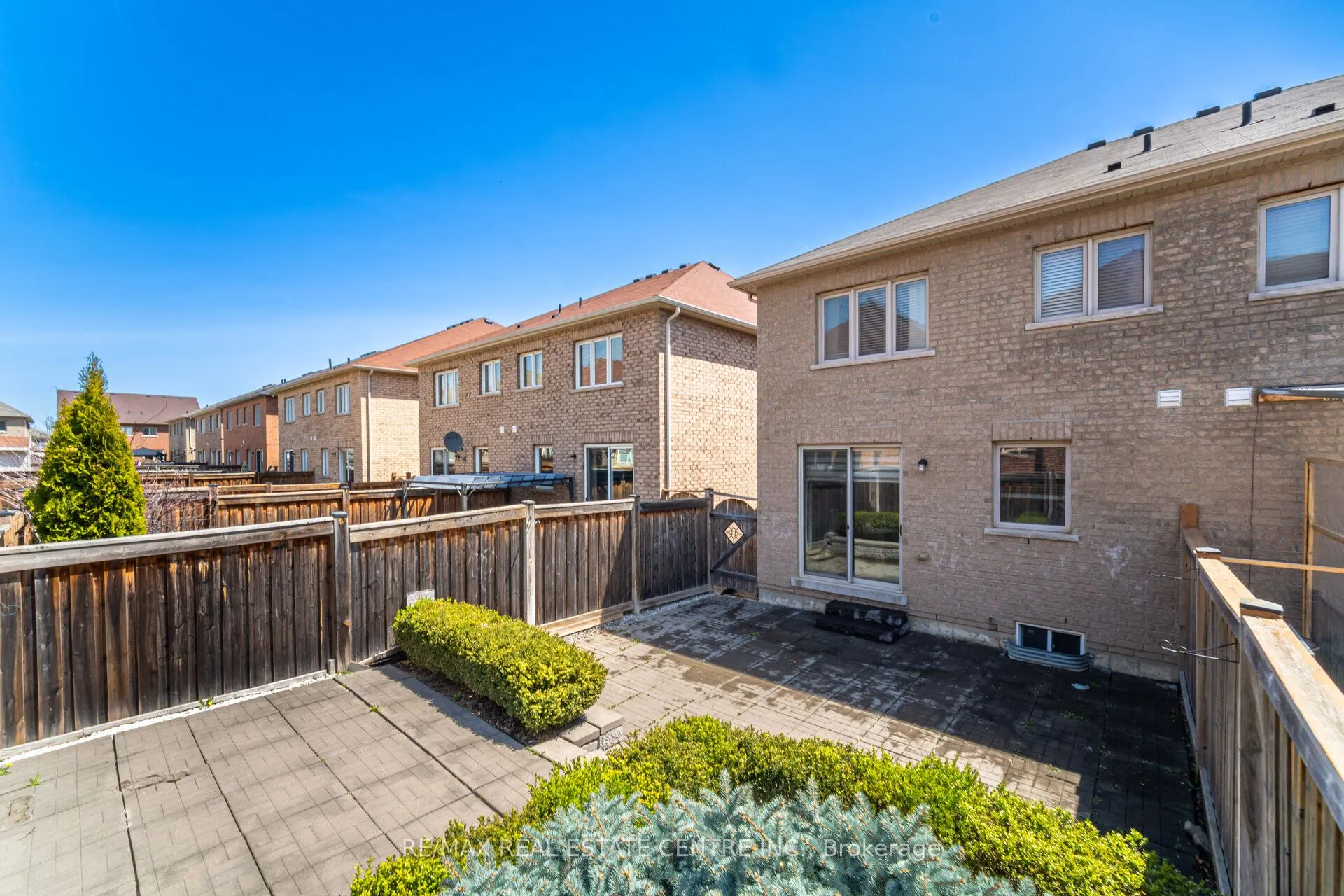 15 Vanderpool Crescent