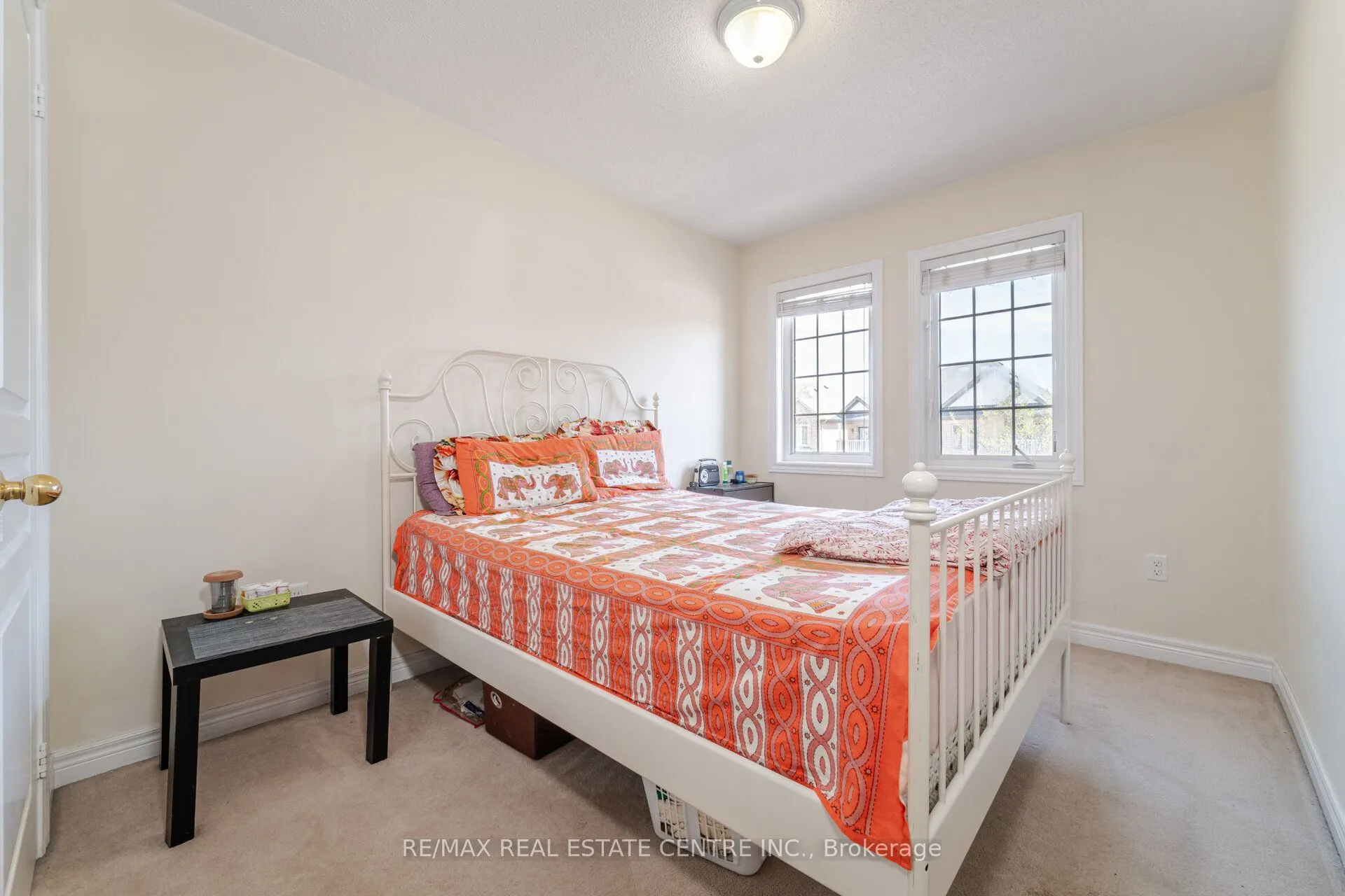 15 Vanderpool Crescent
