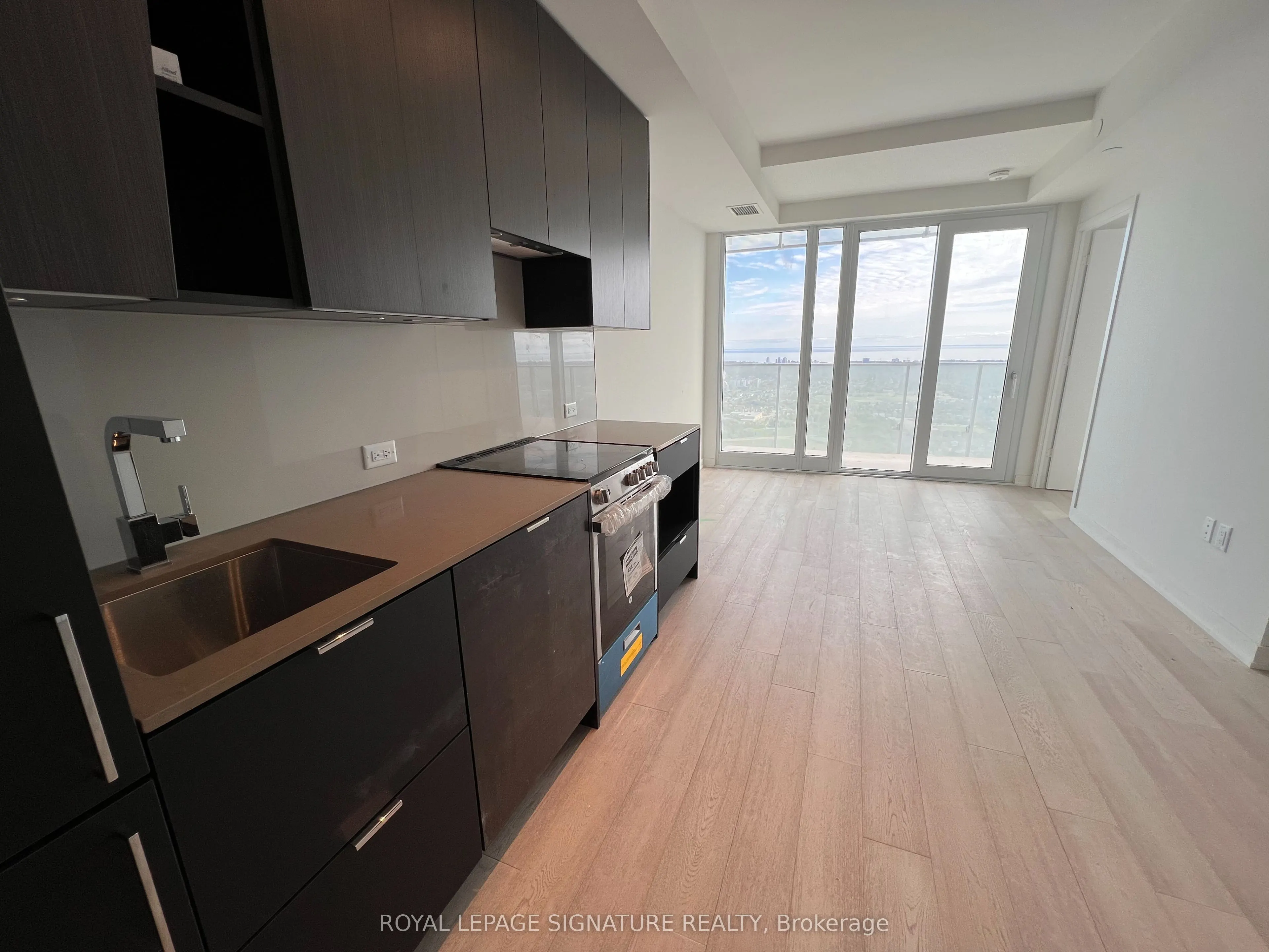 3883 Quartz Road SE, #4208