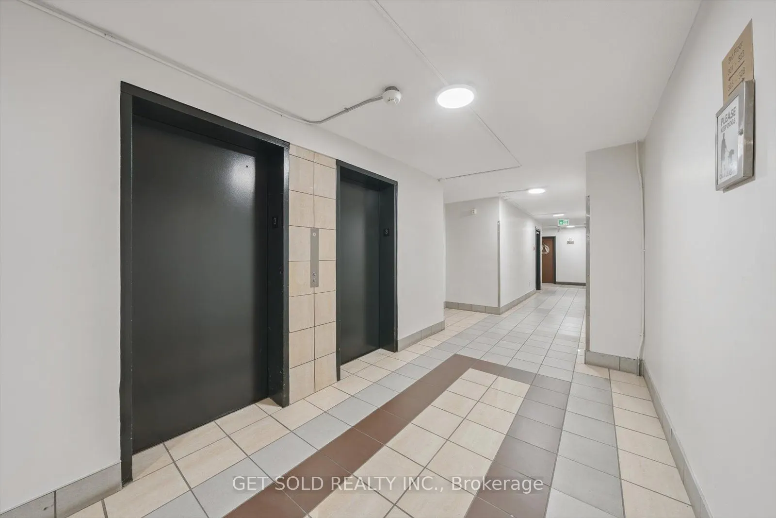 2121 Roche Court, #301