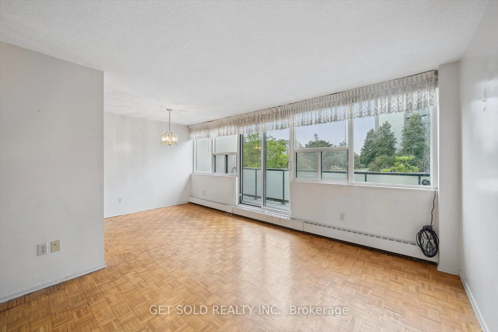 2121 Roche Court, #301