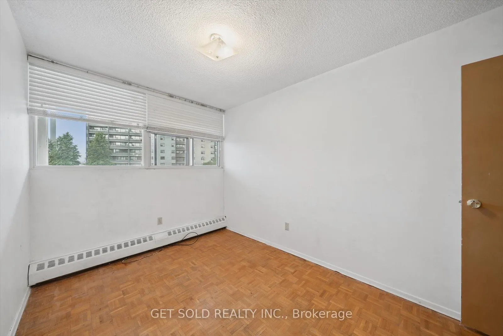 2121 Roche Court, #301