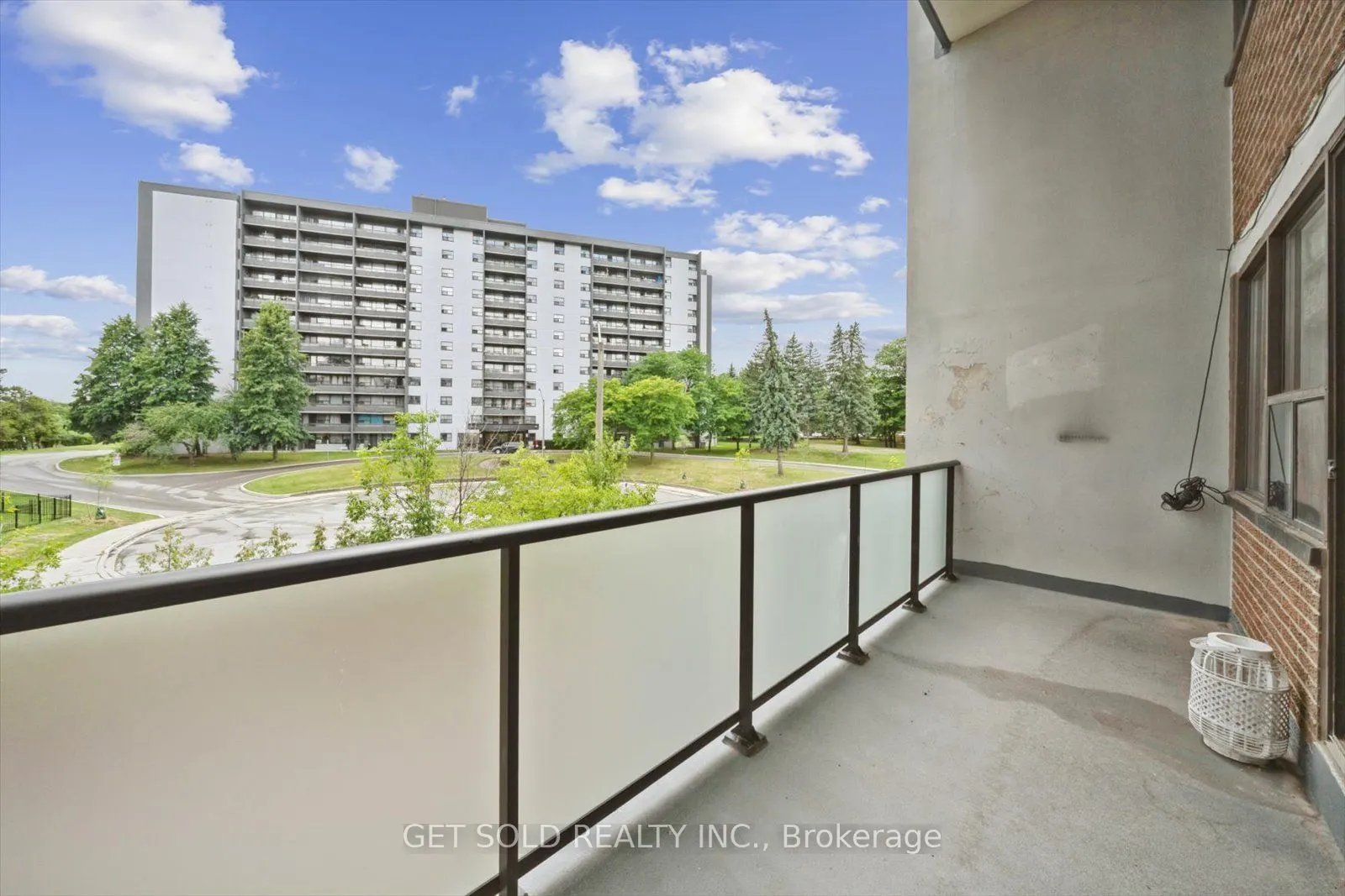 2121 Roche Court, #301