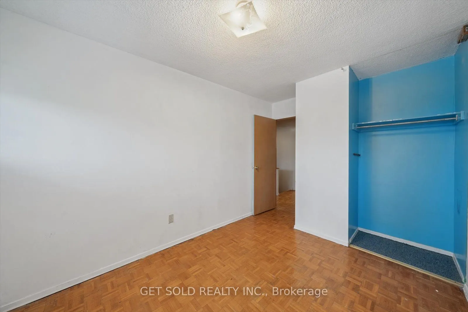 2121 Roche Court, #301