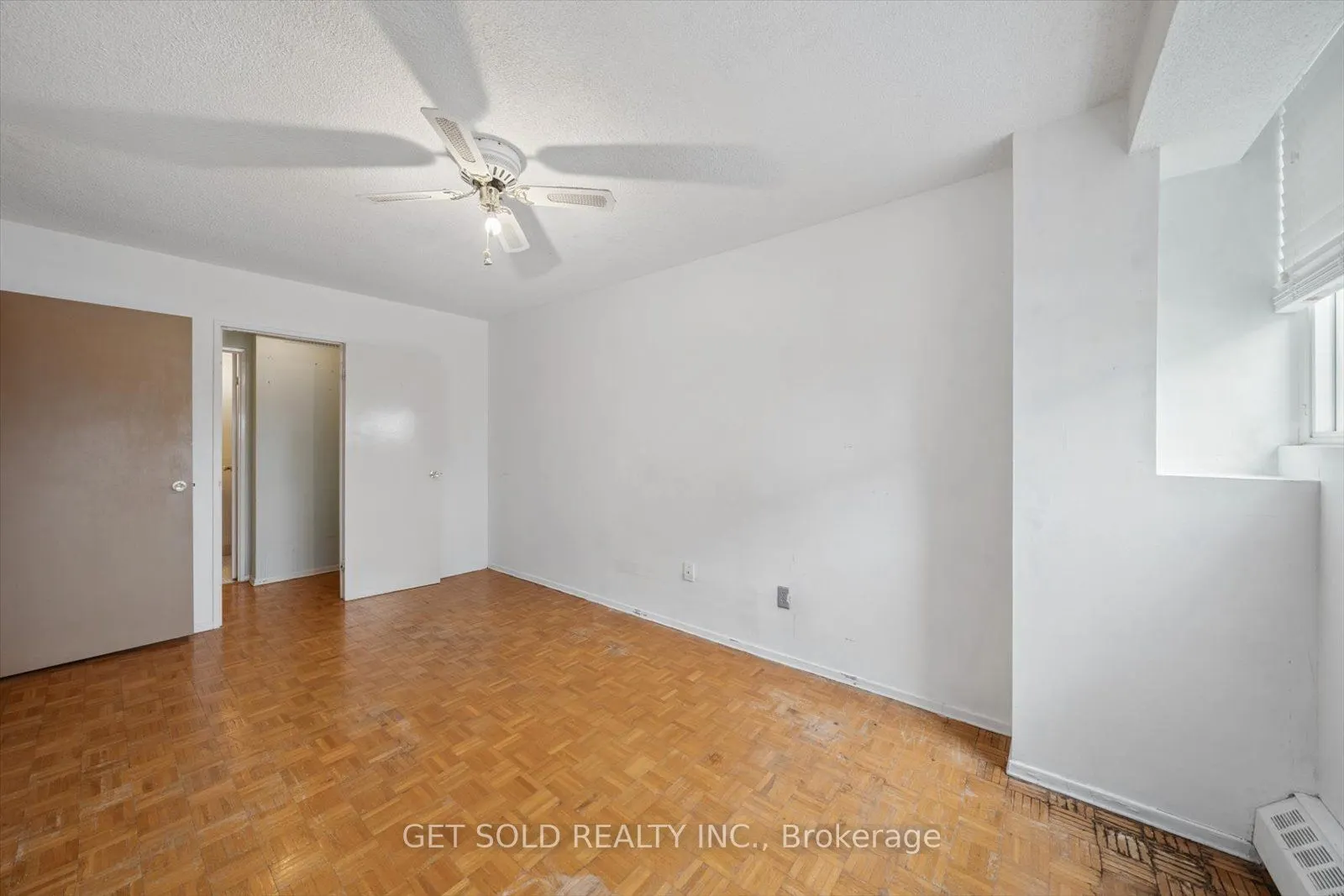 2121 Roche Court, #301