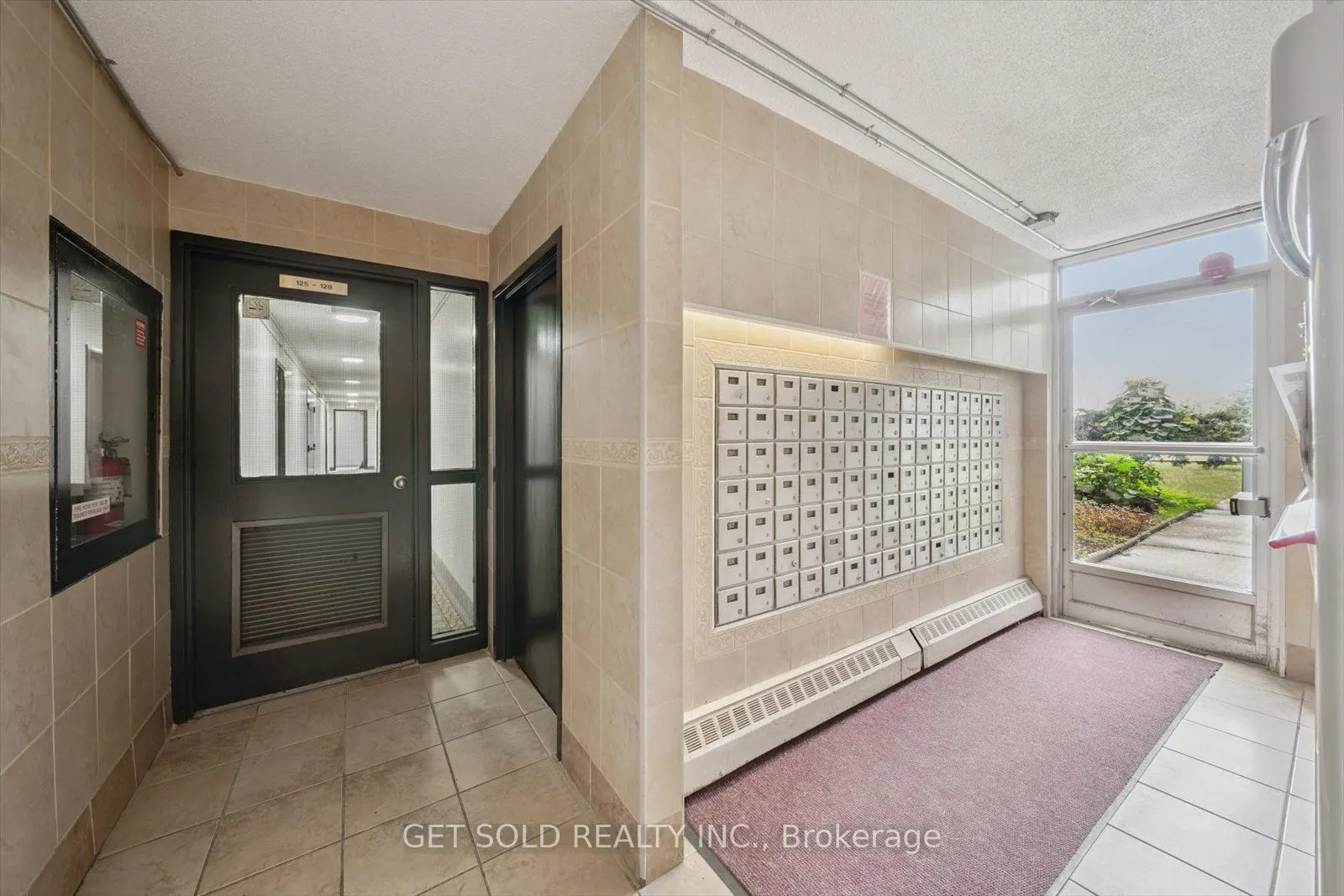 2121 Roche Court, #301