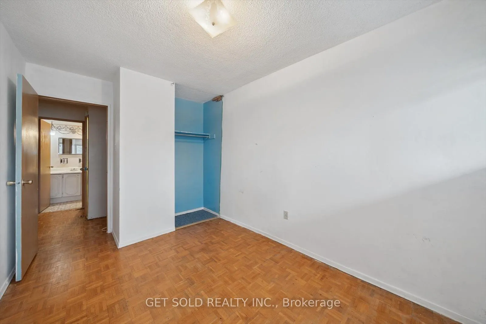 2121 Roche Court, #301